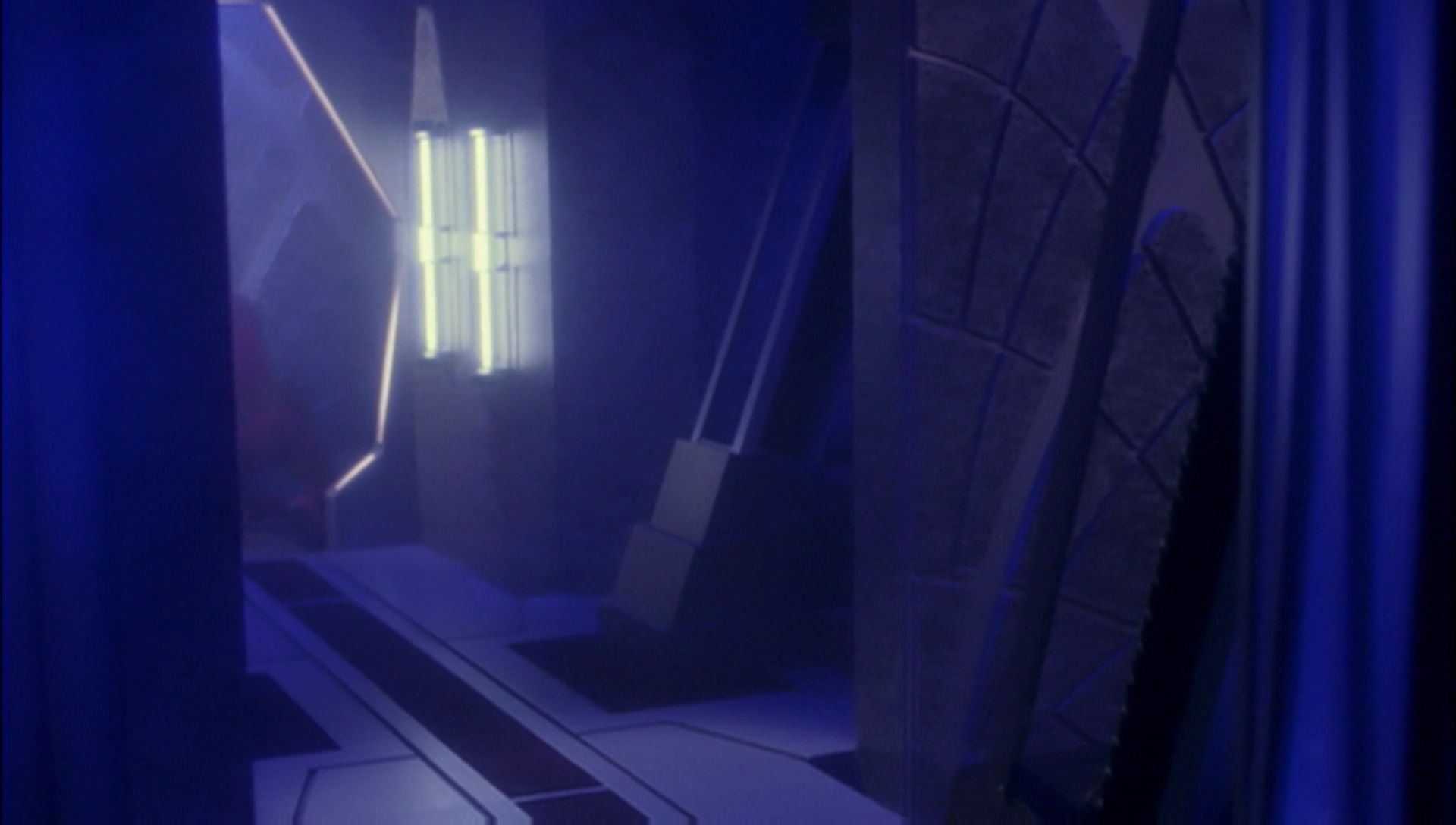 ariane179254_Enterprise_1x01-1x02_BrokenBow_5099.jpg
