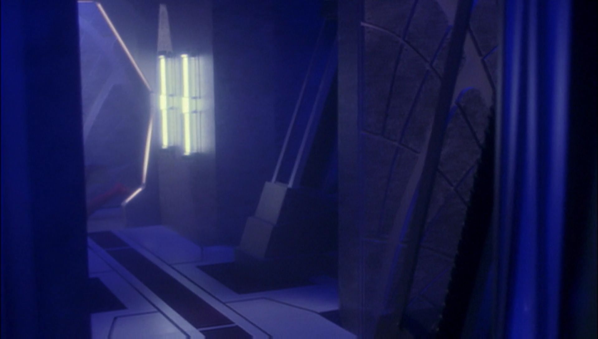 ariane179254_Enterprise_1x01-1x02_BrokenBow_5100.jpg