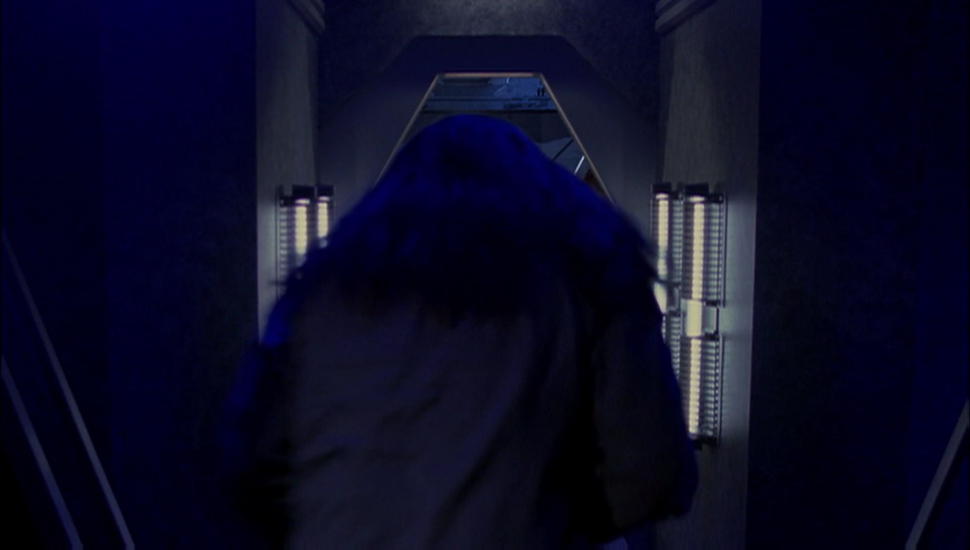 ariane179254_Enterprise_1x01-1x02_BrokenBow_5106.jpg