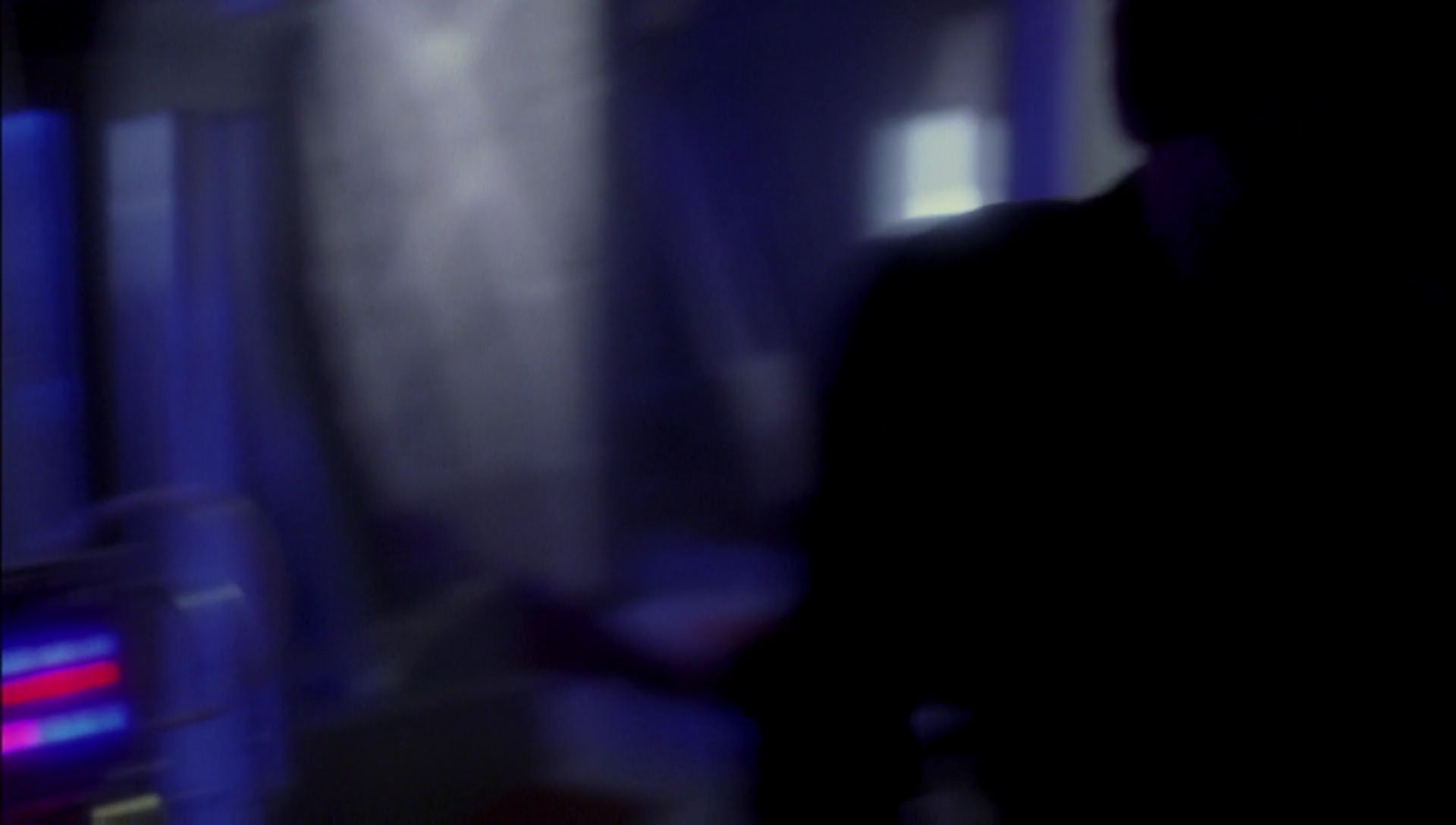 ariane179254_Enterprise_1x01-1x02_BrokenBow_5114.jpg