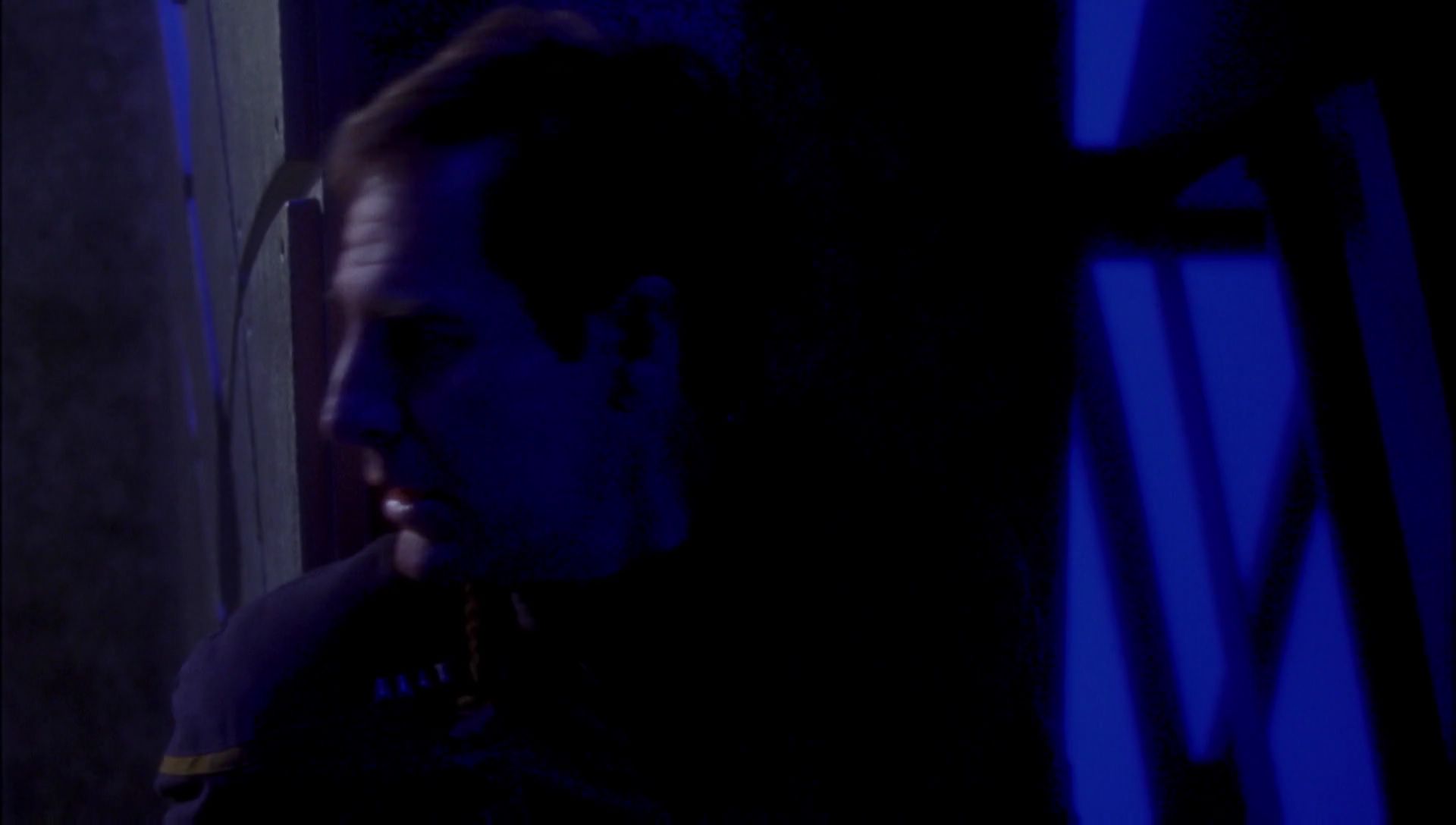 ariane179254_Enterprise_1x01-1x02_BrokenBow_5116.jpg
