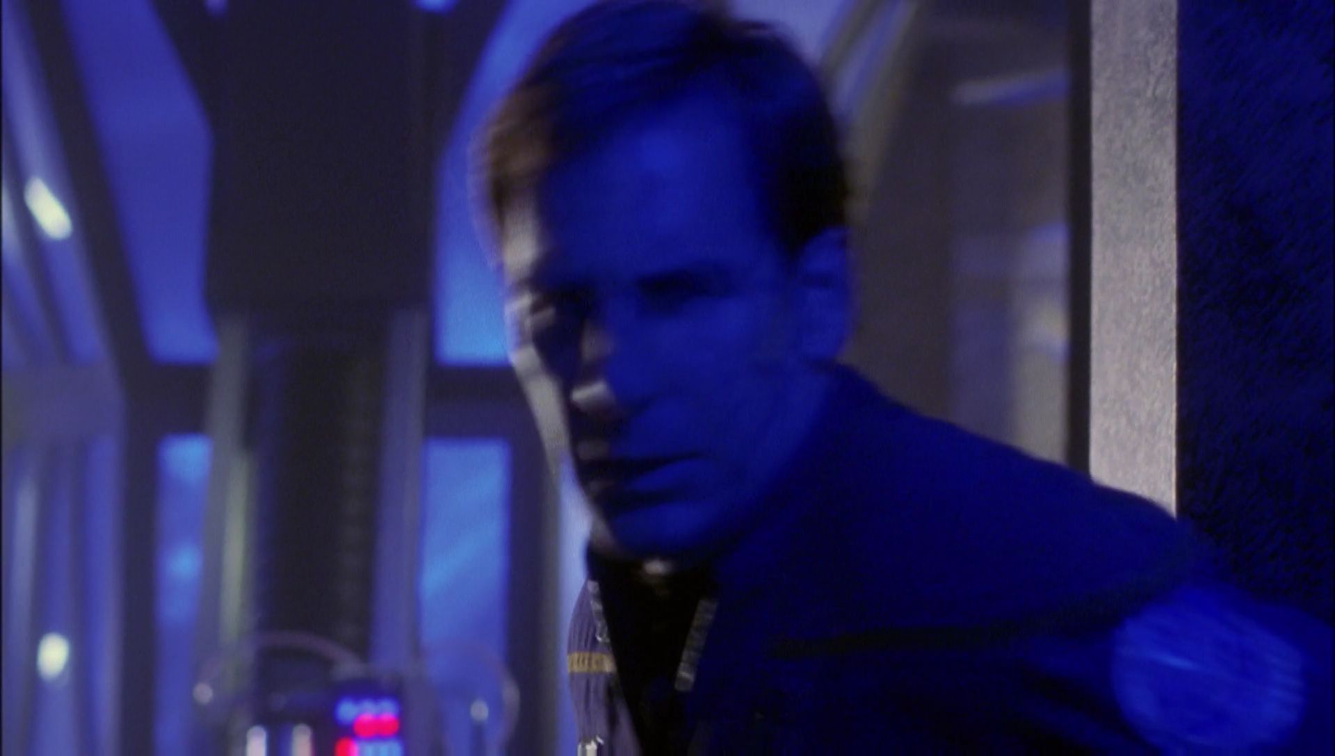ariane179254_Enterprise_1x01-1x02_BrokenBow_5130.jpg