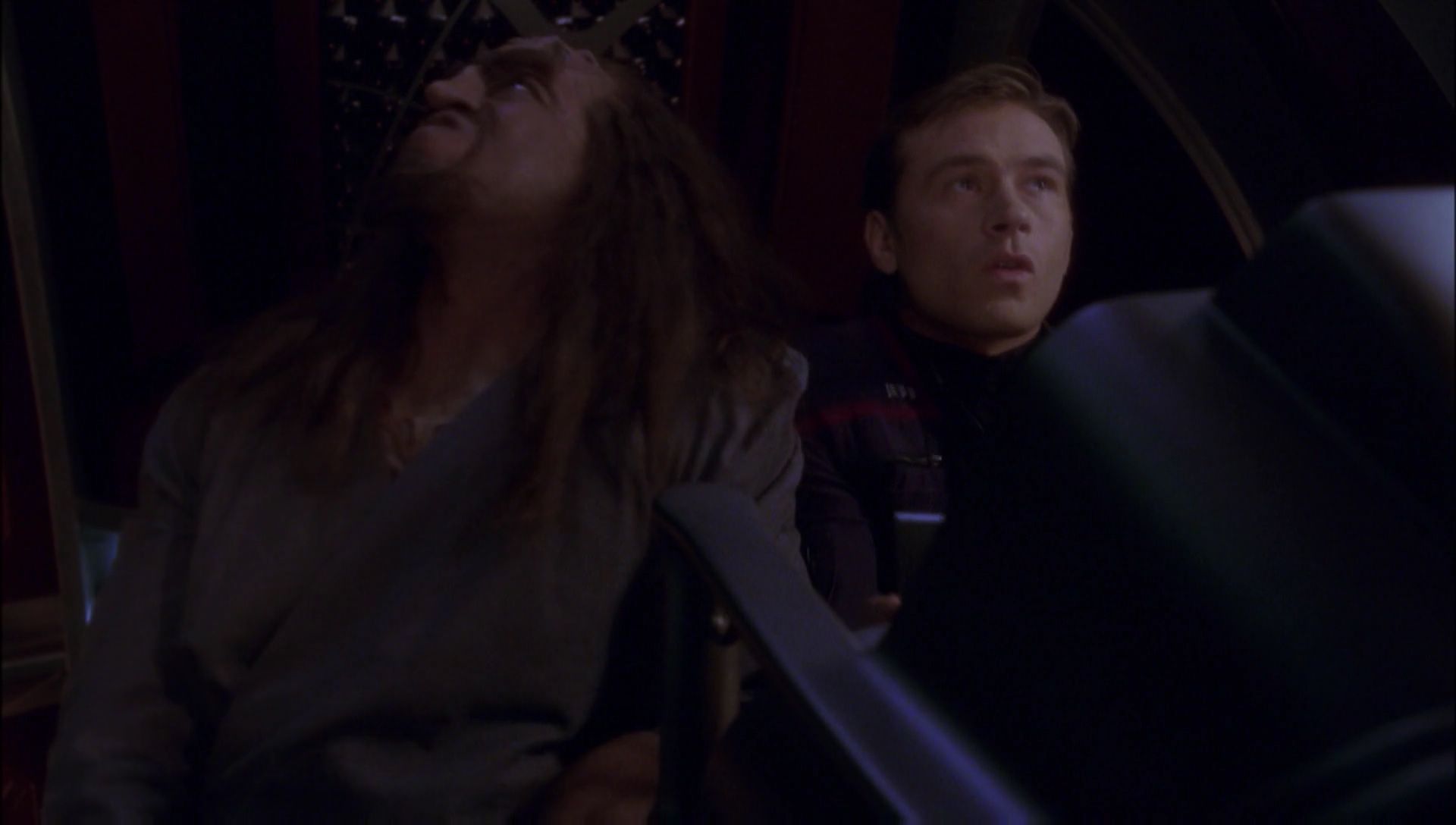 ariane179254_Enterprise_1x01-1x02_BrokenBow_5152.jpg