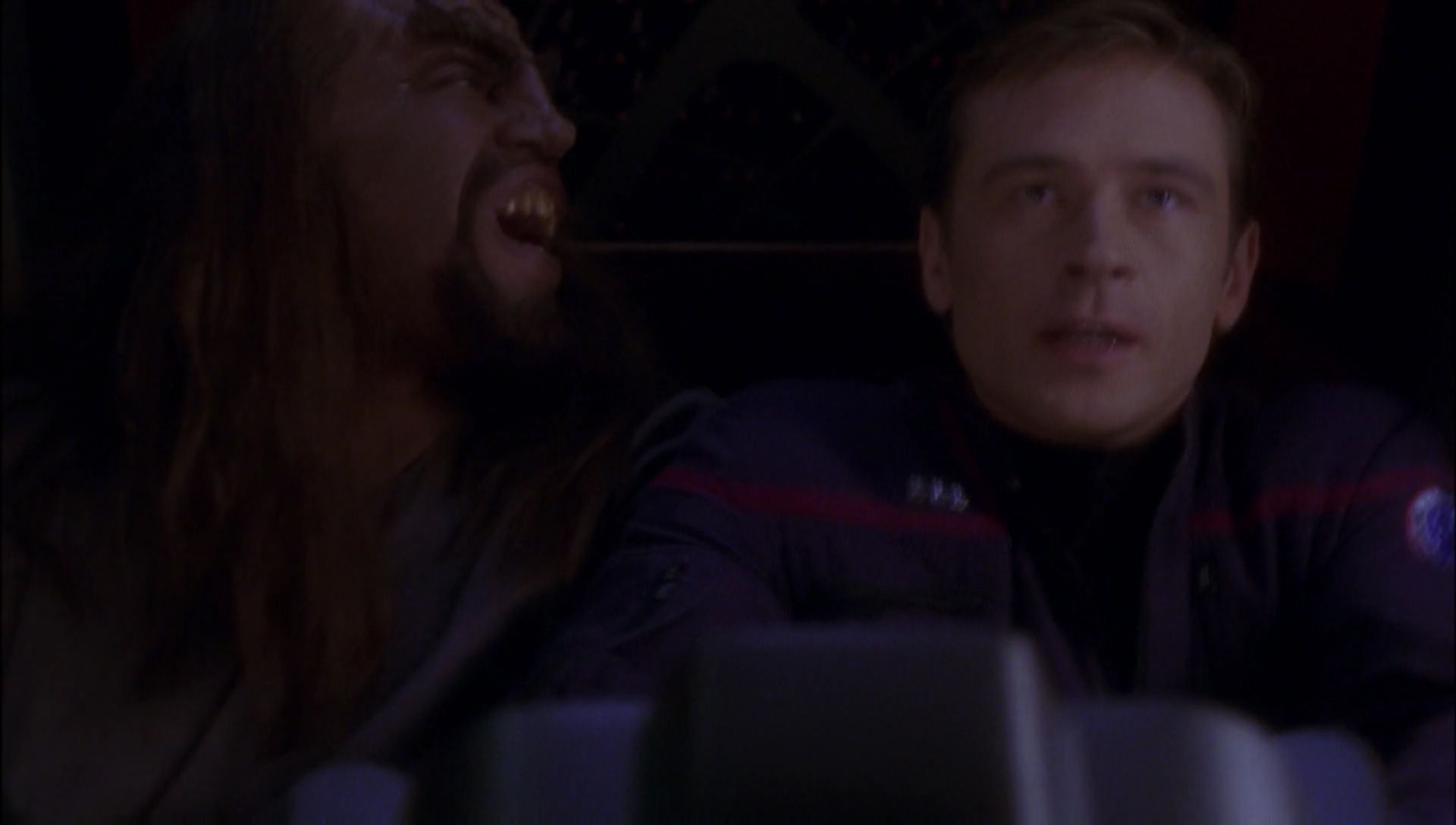 ariane179254_Enterprise_1x01-1x02_BrokenBow_5195.jpg
