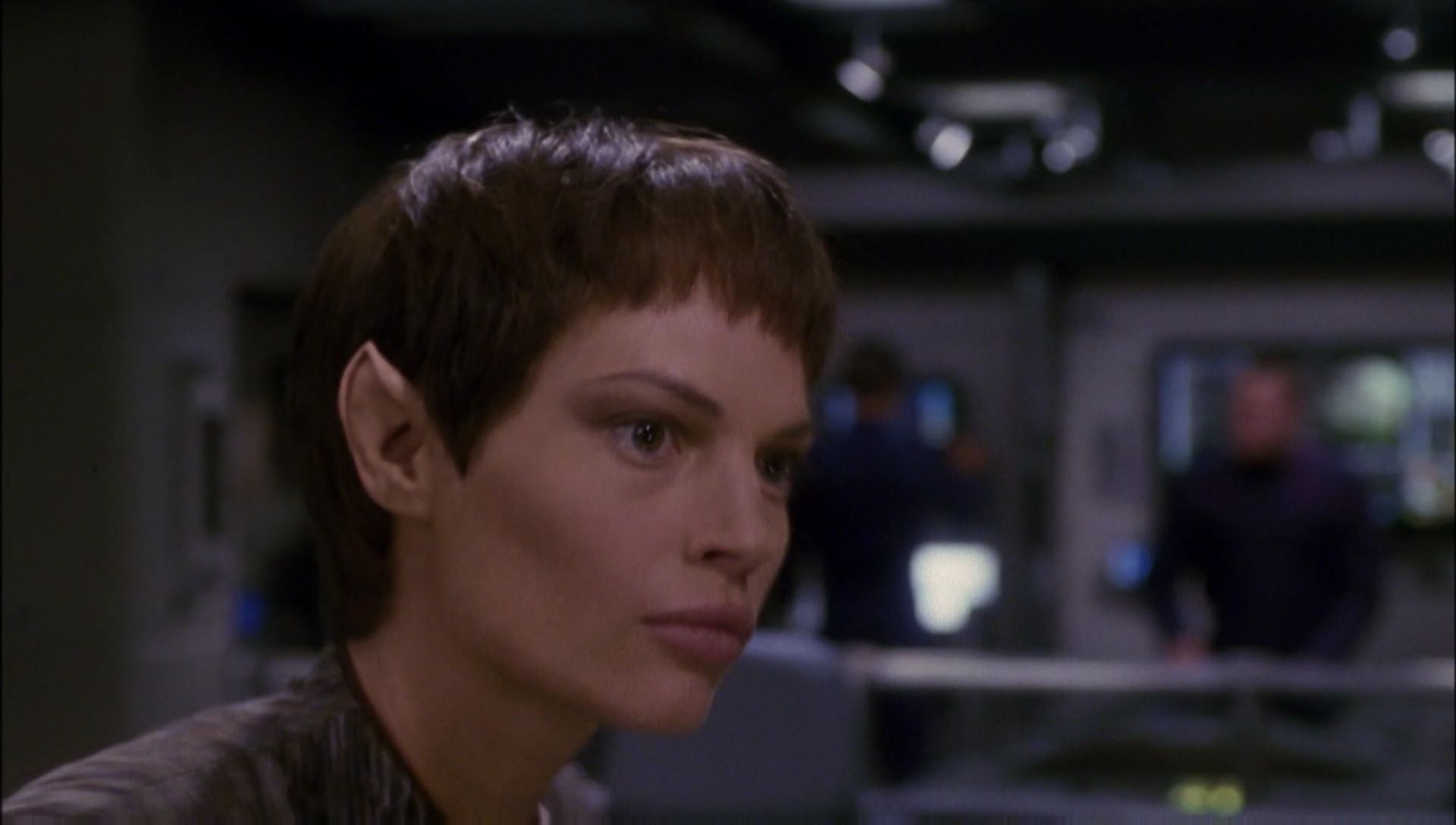 ariane179254_Enterprise_1x01-1x02_BrokenBow_5241.jpg