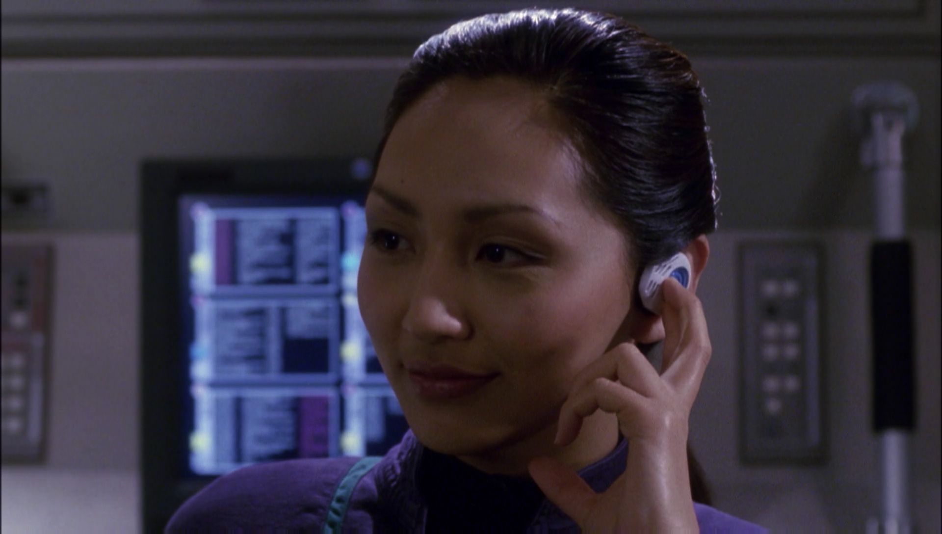 ariane179254_Enterprise_1x01-1x02_BrokenBow_5265.jpg