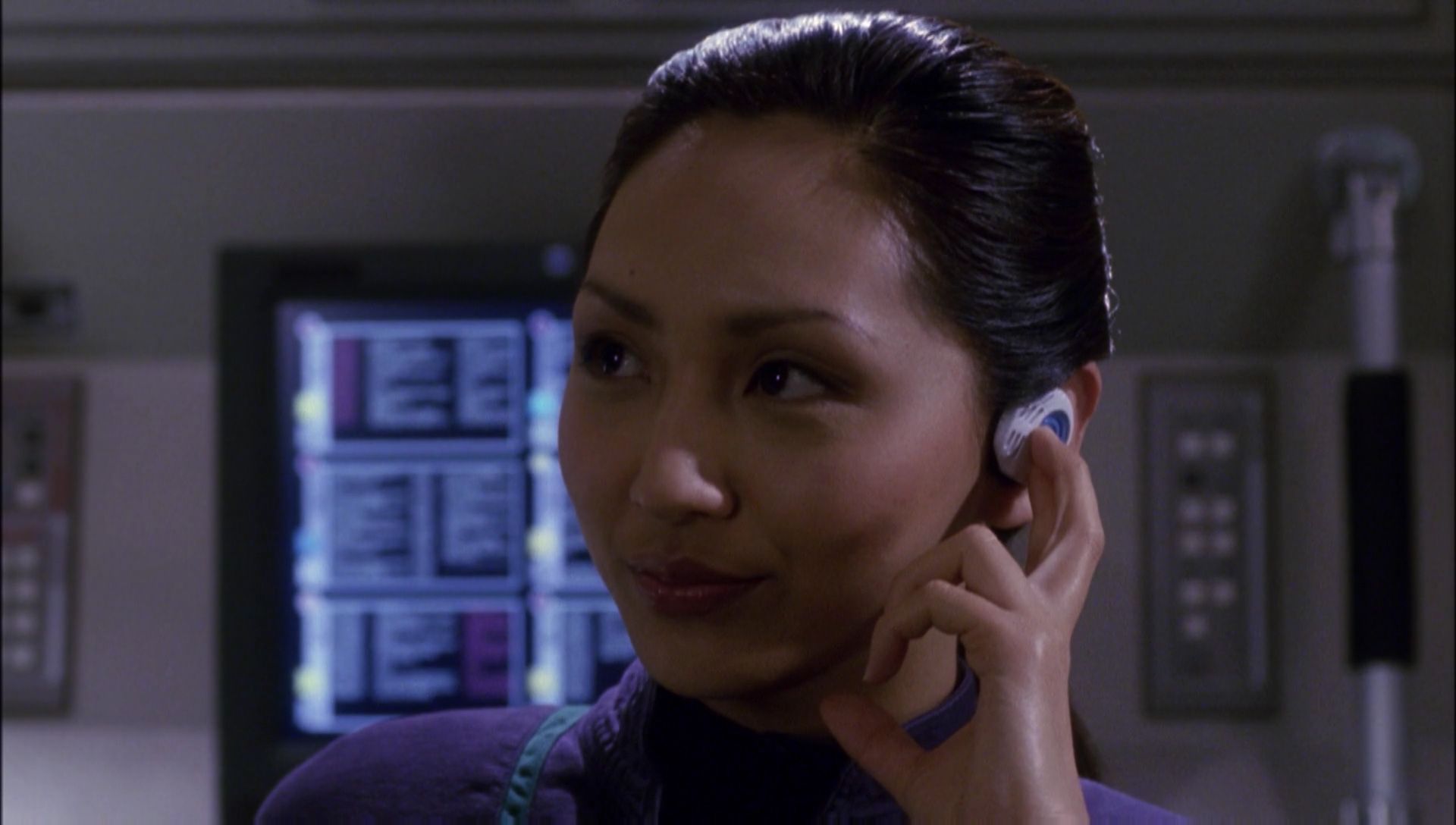 ariane179254_Enterprise_1x01-1x02_BrokenBow_5267.jpg