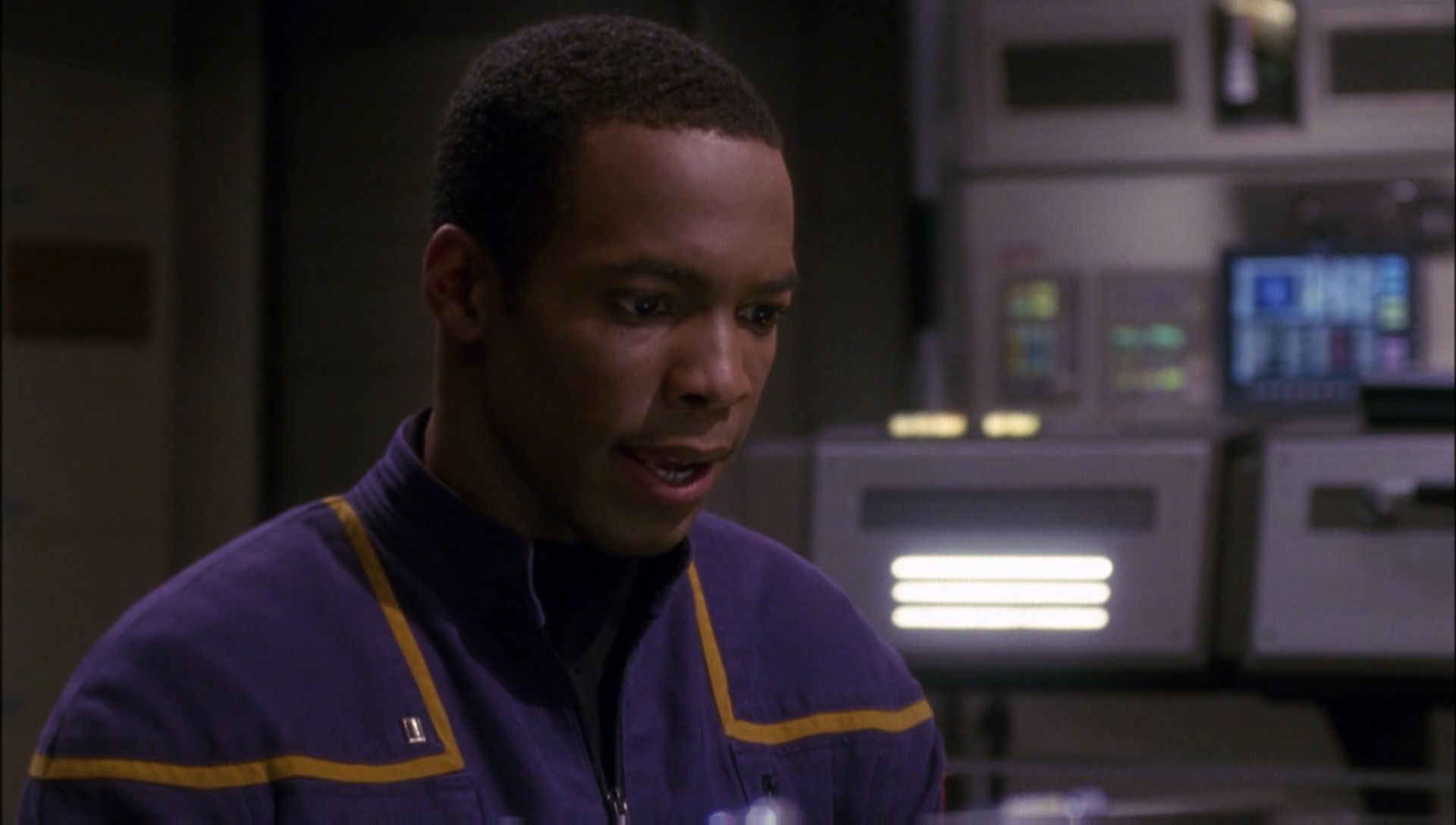 ariane179254_Enterprise_1x01-1x02_BrokenBow_5269.jpg