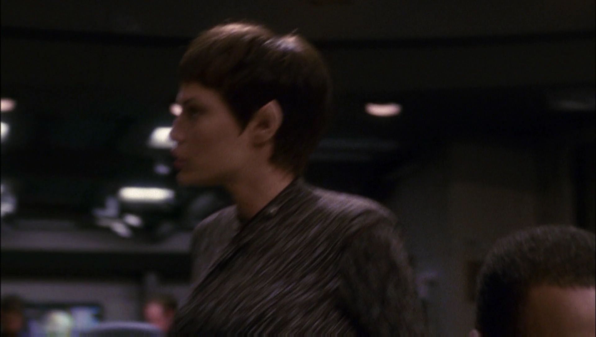 ariane179254_Enterprise_1x01-1x02_BrokenBow_5271.jpg
