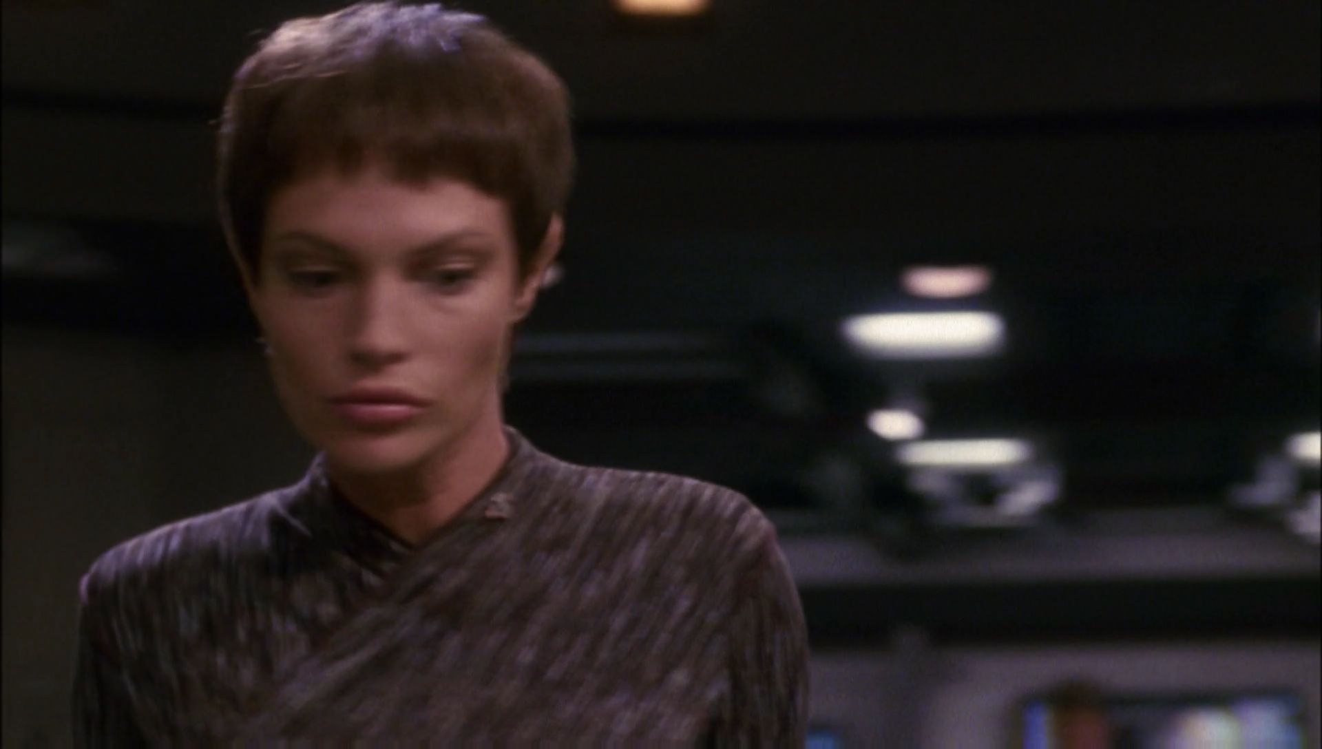 ariane179254_Enterprise_1x01-1x02_BrokenBow_5272.jpg