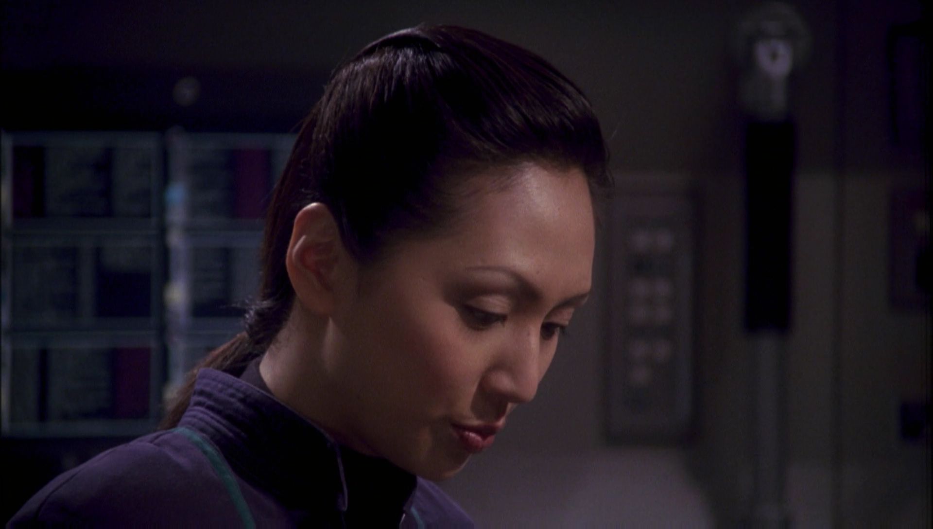 ariane179254_Enterprise_1x01-1x02_BrokenBow_5274.jpg