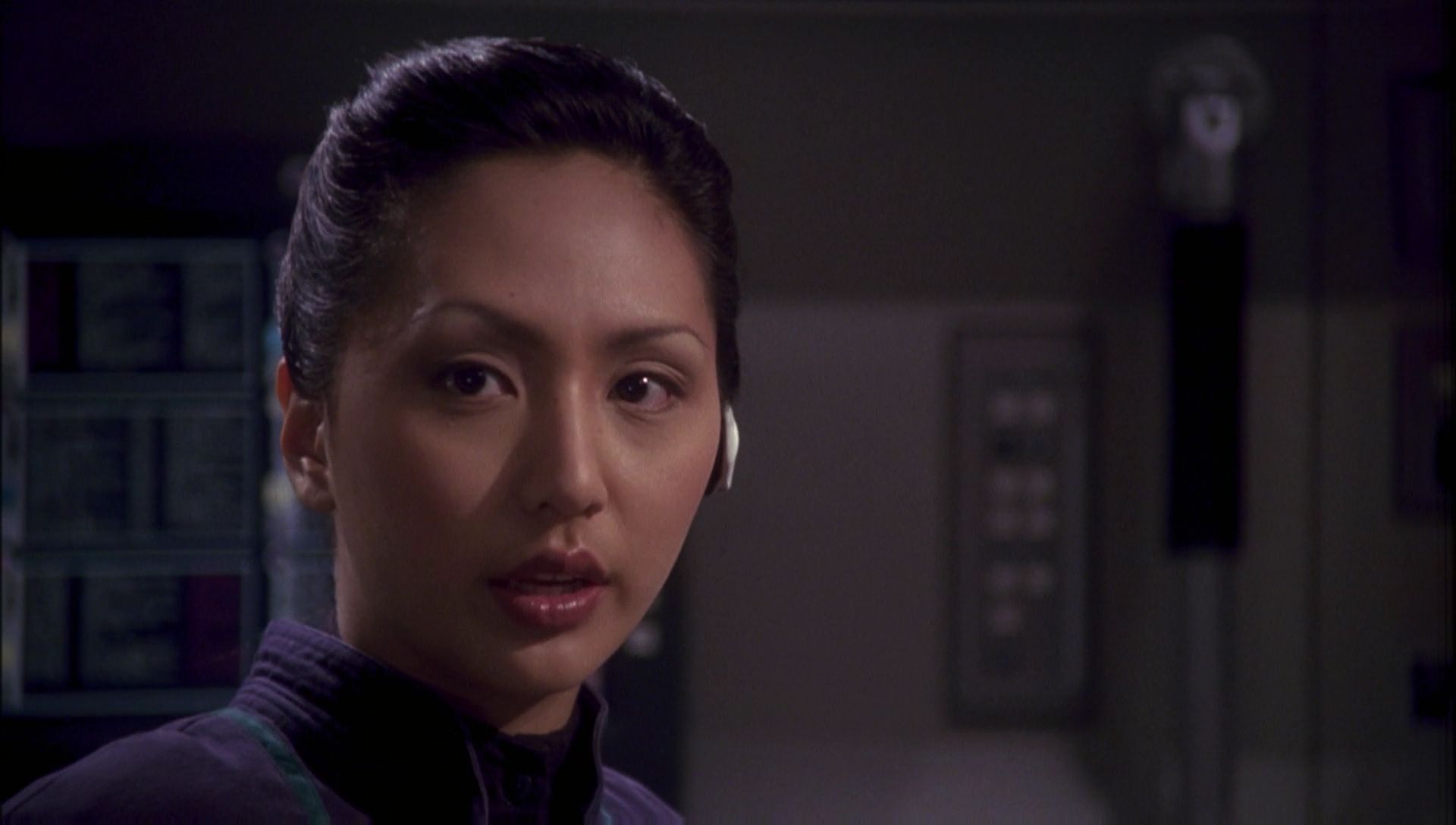 ariane179254_Enterprise_1x01-1x02_BrokenBow_5277.jpg