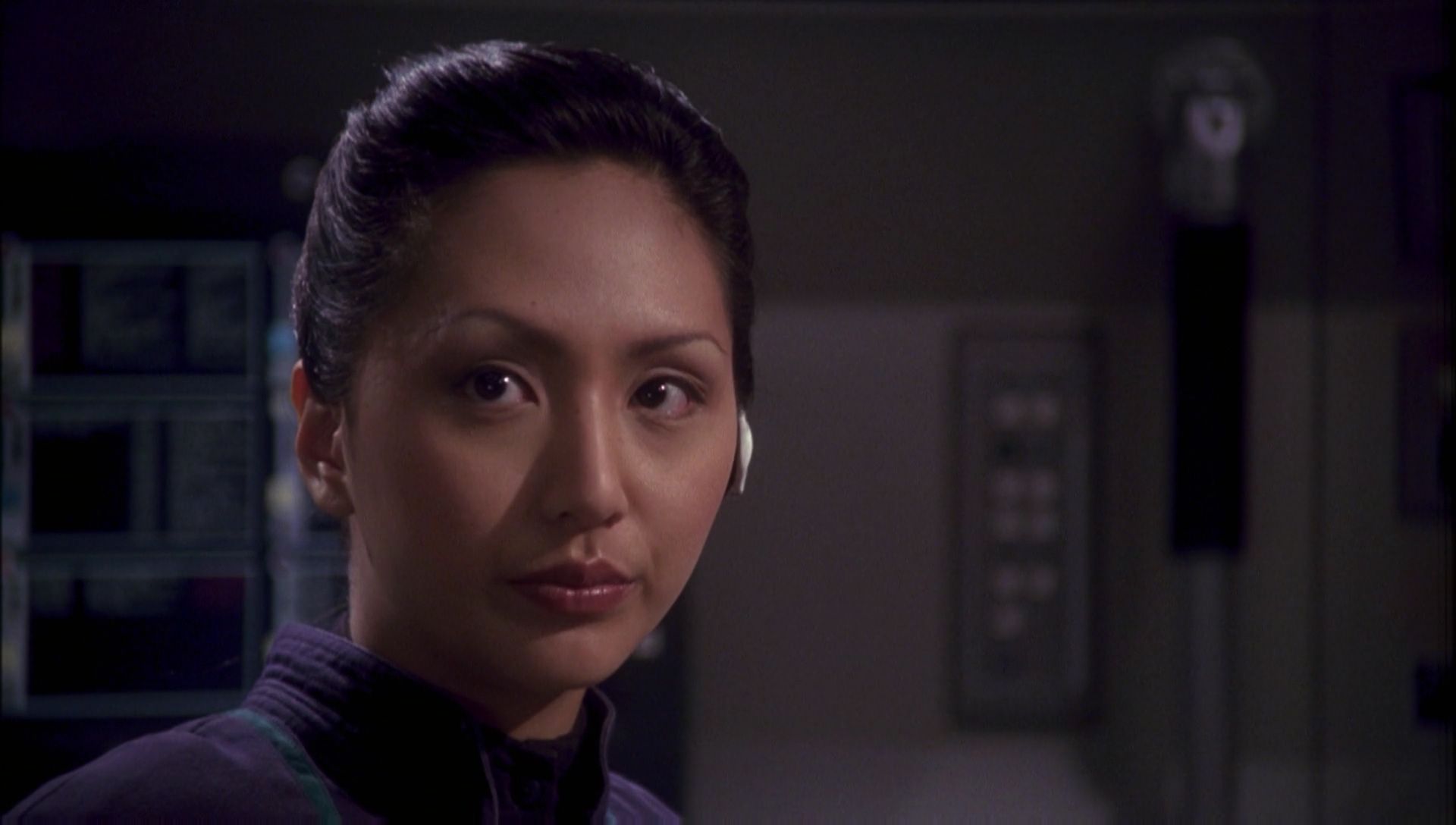 ariane179254_Enterprise_1x01-1x02_BrokenBow_5279.jpg