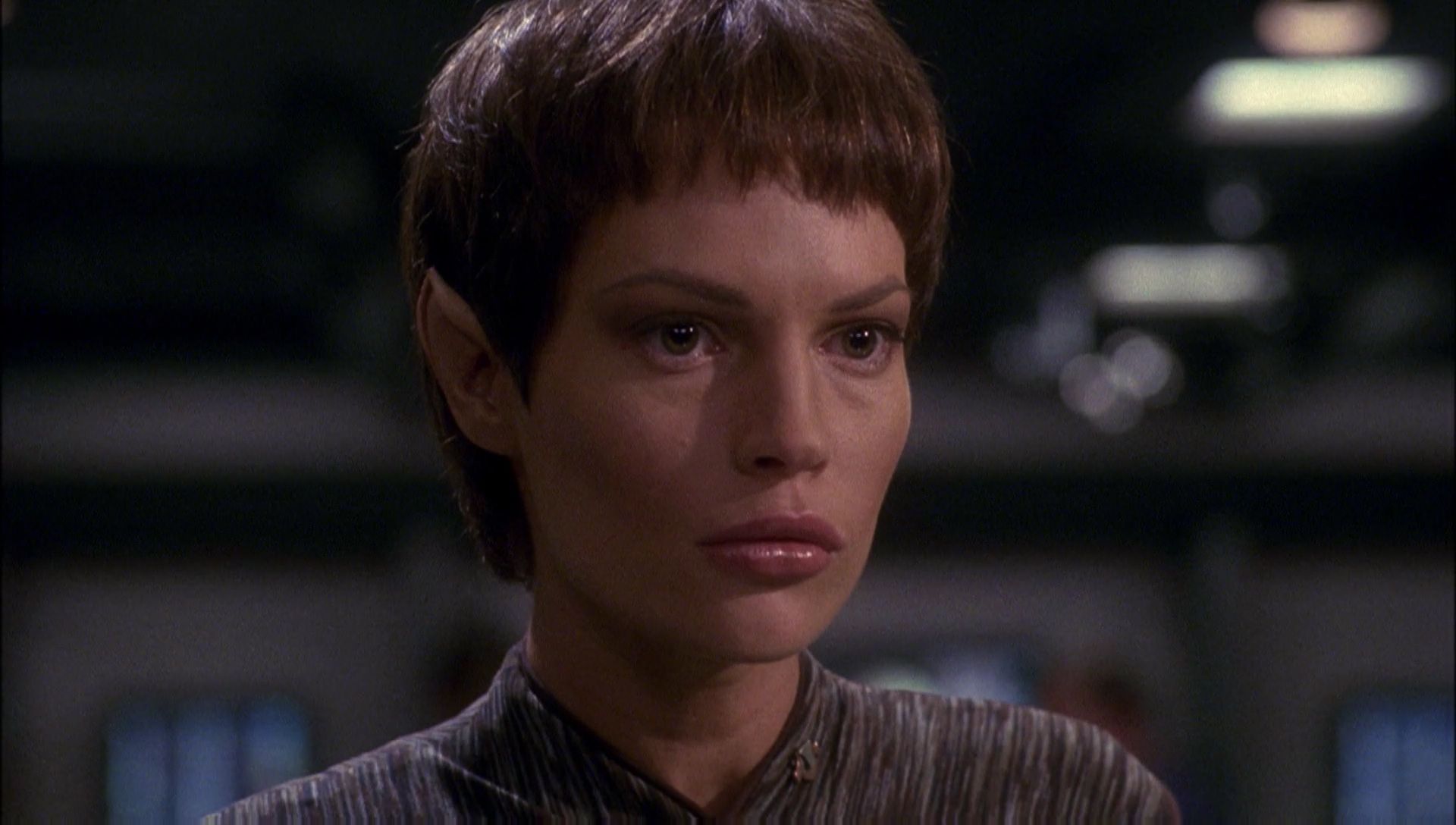 ariane179254_Enterprise_1x01-1x02_BrokenBow_5284.jpg
