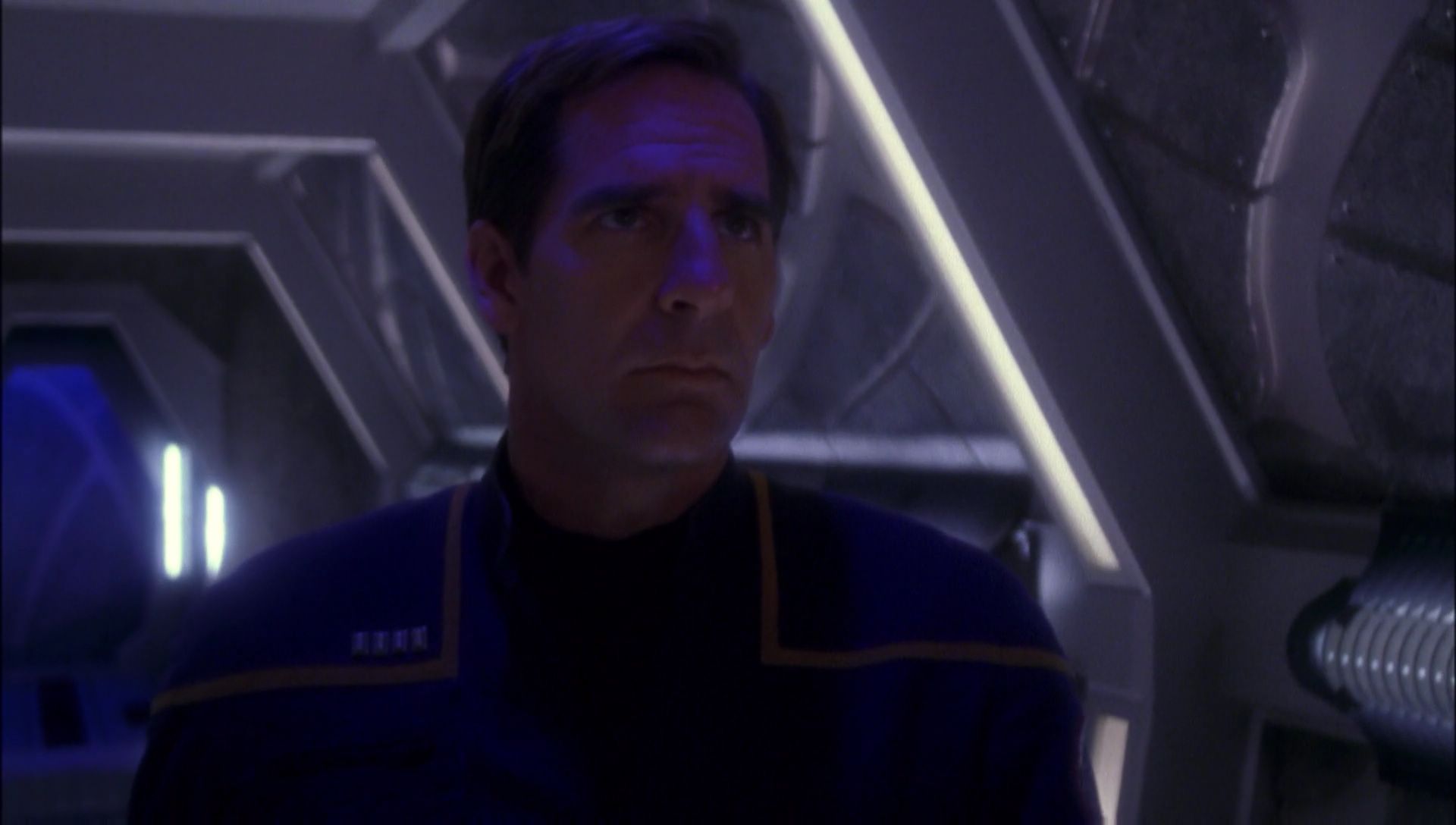ariane179254_Enterprise_1x01-1x02_BrokenBow_5318.jpg