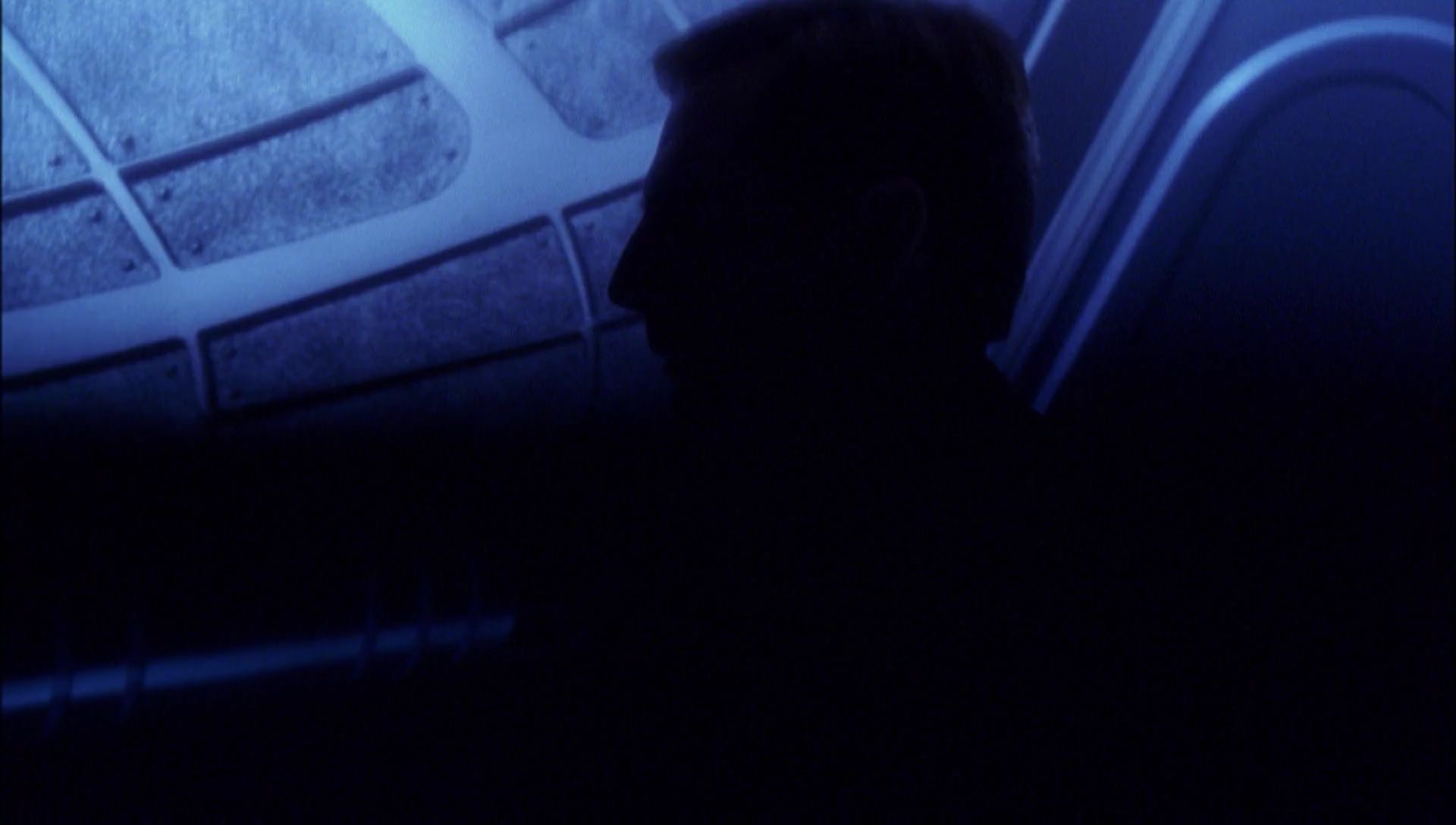ariane179254_Enterprise_1x01-1x02_BrokenBow_5330.jpg