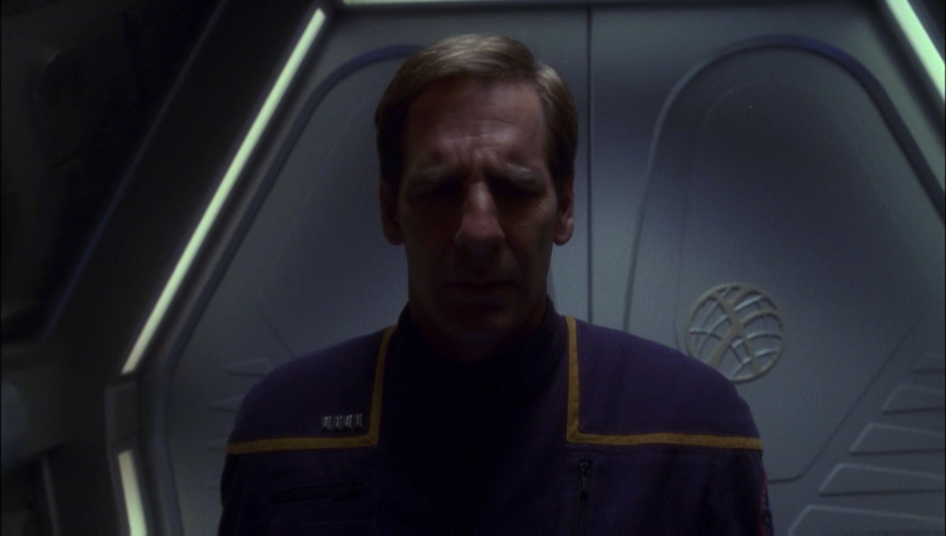 ariane179254_Enterprise_1x01-1x02_BrokenBow_5346.jpg
