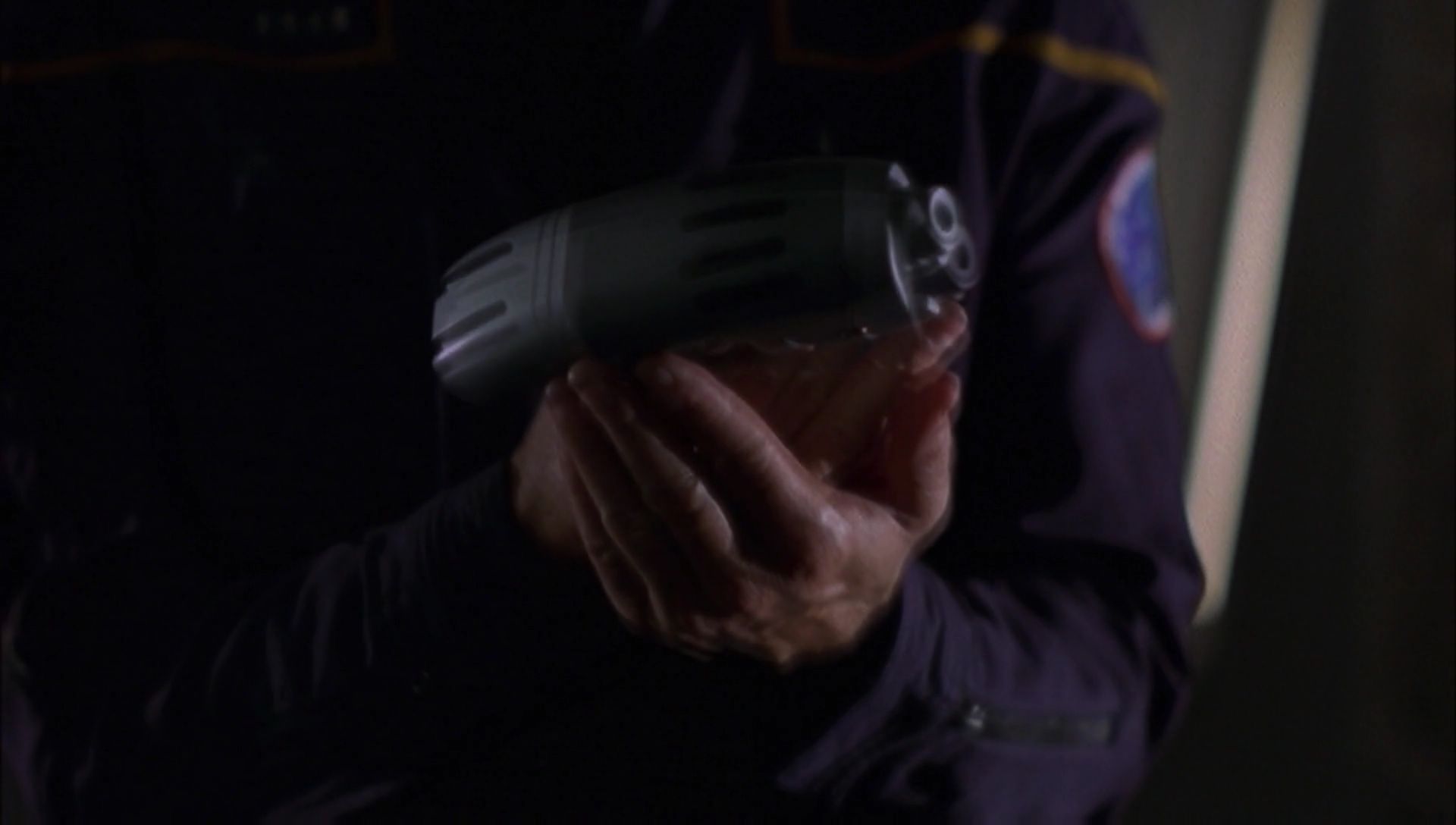 ariane179254_Enterprise_1x01-1x02_BrokenBow_5383.jpg
