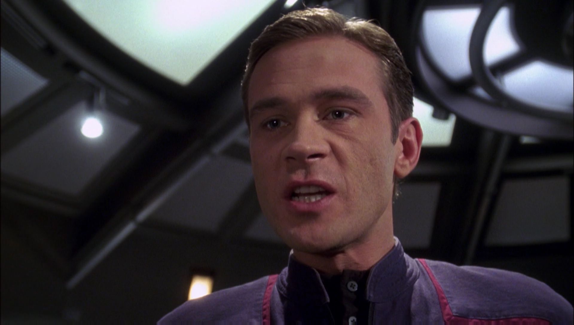 ariane179254_Enterprise_1x01-1x02_BrokenBow_5387.jpg
