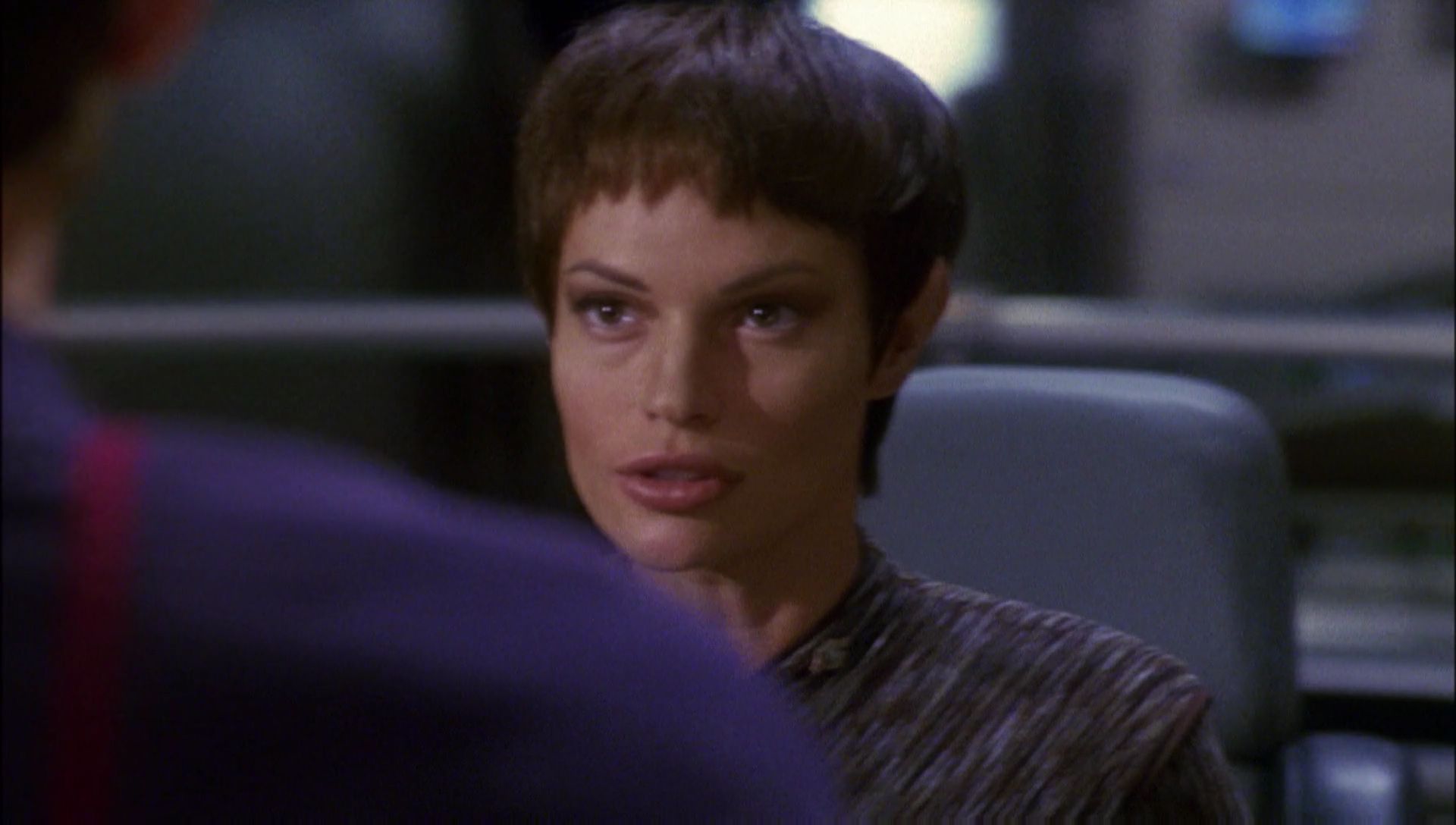 ariane179254_Enterprise_1x01-1x02_BrokenBow_5393.jpg