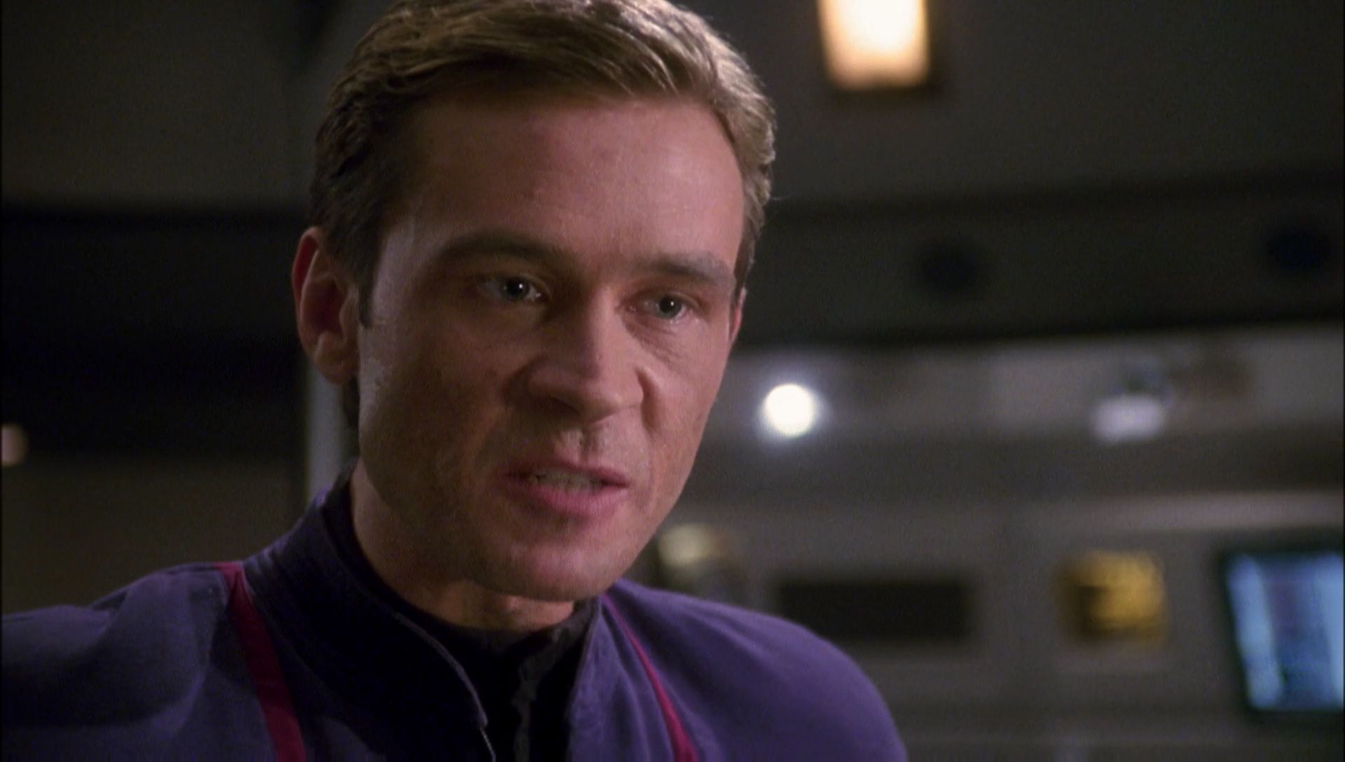 ariane179254_Enterprise_1x01-1x02_BrokenBow_5415.jpg