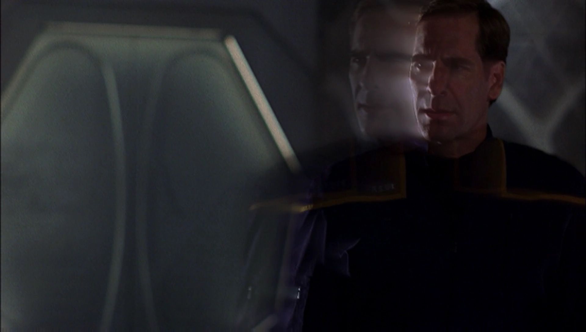 ariane179254_Enterprise_1x01-1x02_BrokenBow_5442.jpg