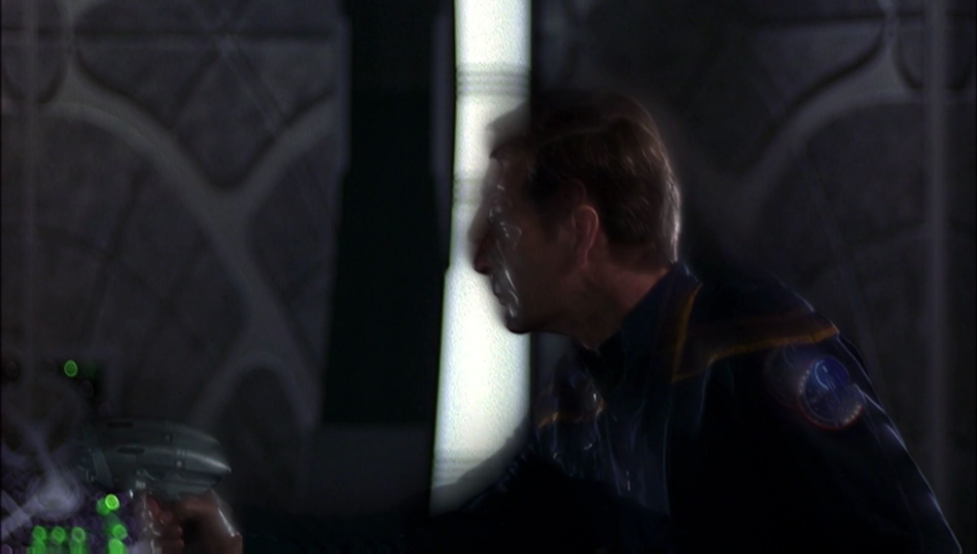 ariane179254_Enterprise_1x01-1x02_BrokenBow_5447.jpg