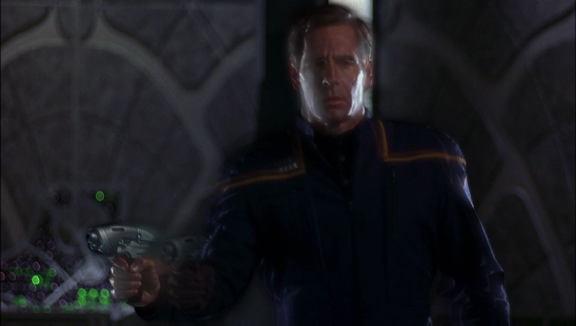 ariane179254_Enterprise_1x01-1x02_BrokenBow_5461.jpg