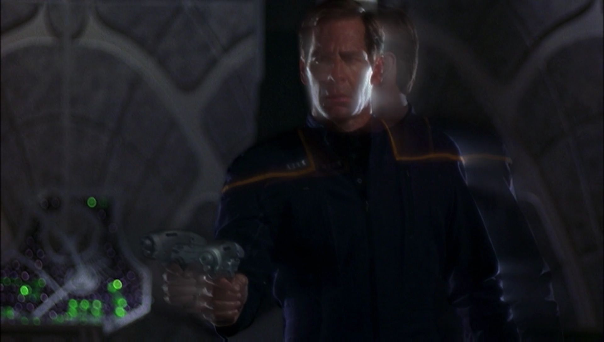 ariane179254_Enterprise_1x01-1x02_BrokenBow_5462.jpg