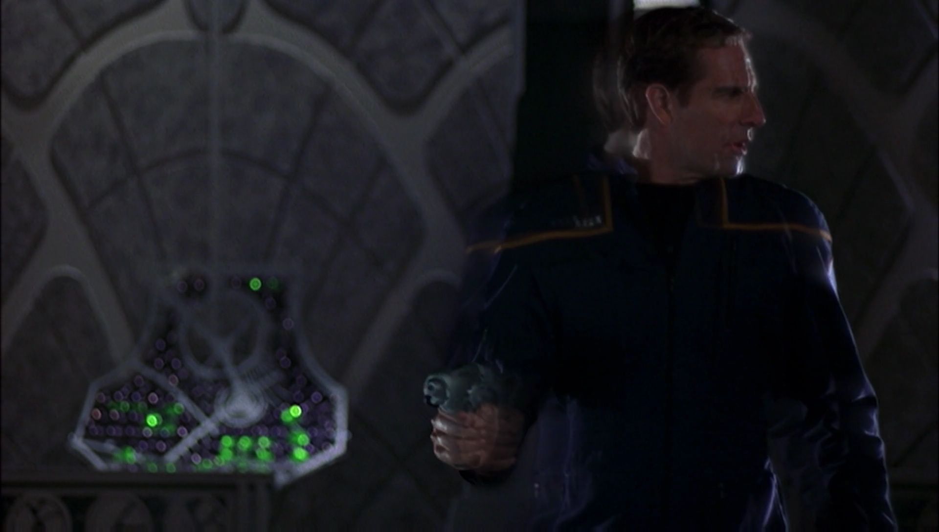 ariane179254_Enterprise_1x01-1x02_BrokenBow_5472.jpg