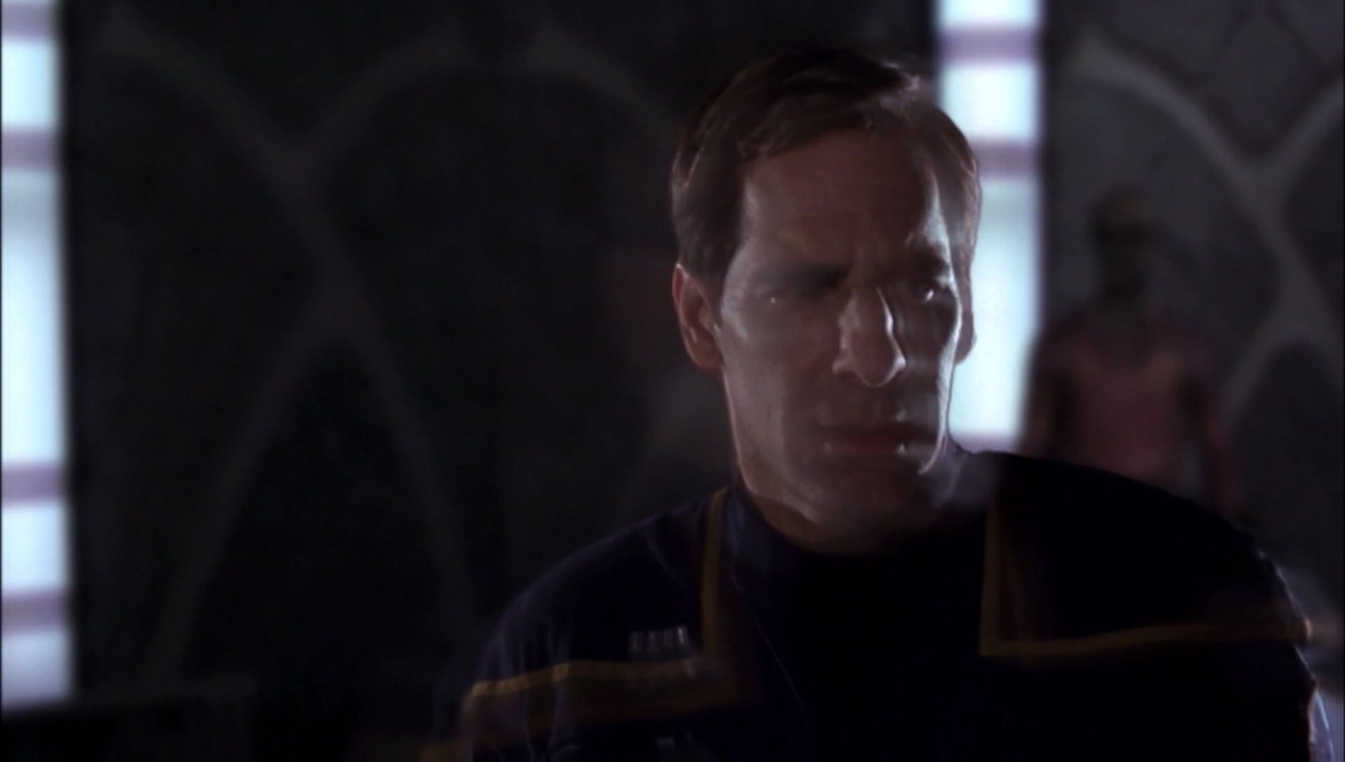 ariane179254_Enterprise_1x01-1x02_BrokenBow_5479.jpg