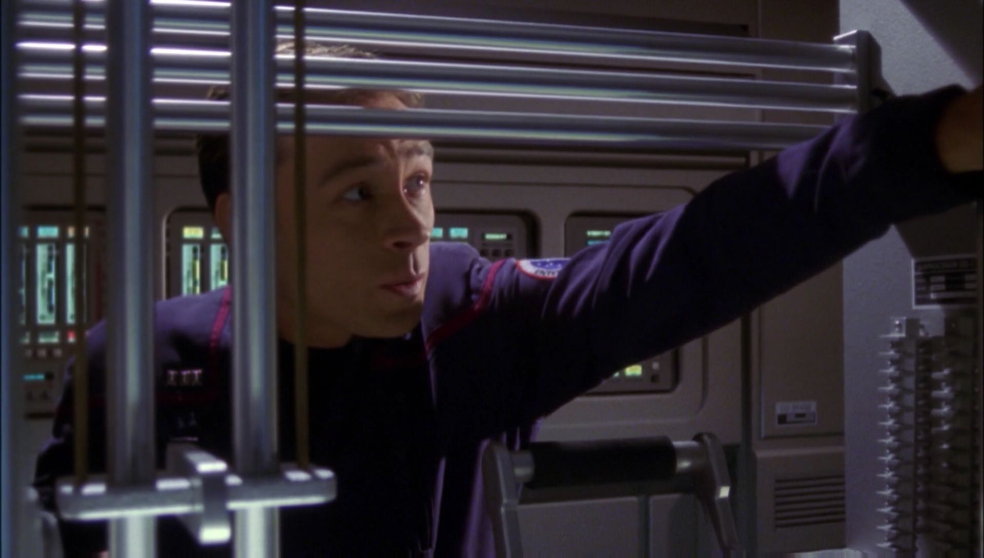 ariane179254_Enterprise_1x01-1x02_BrokenBow_5513.jpg