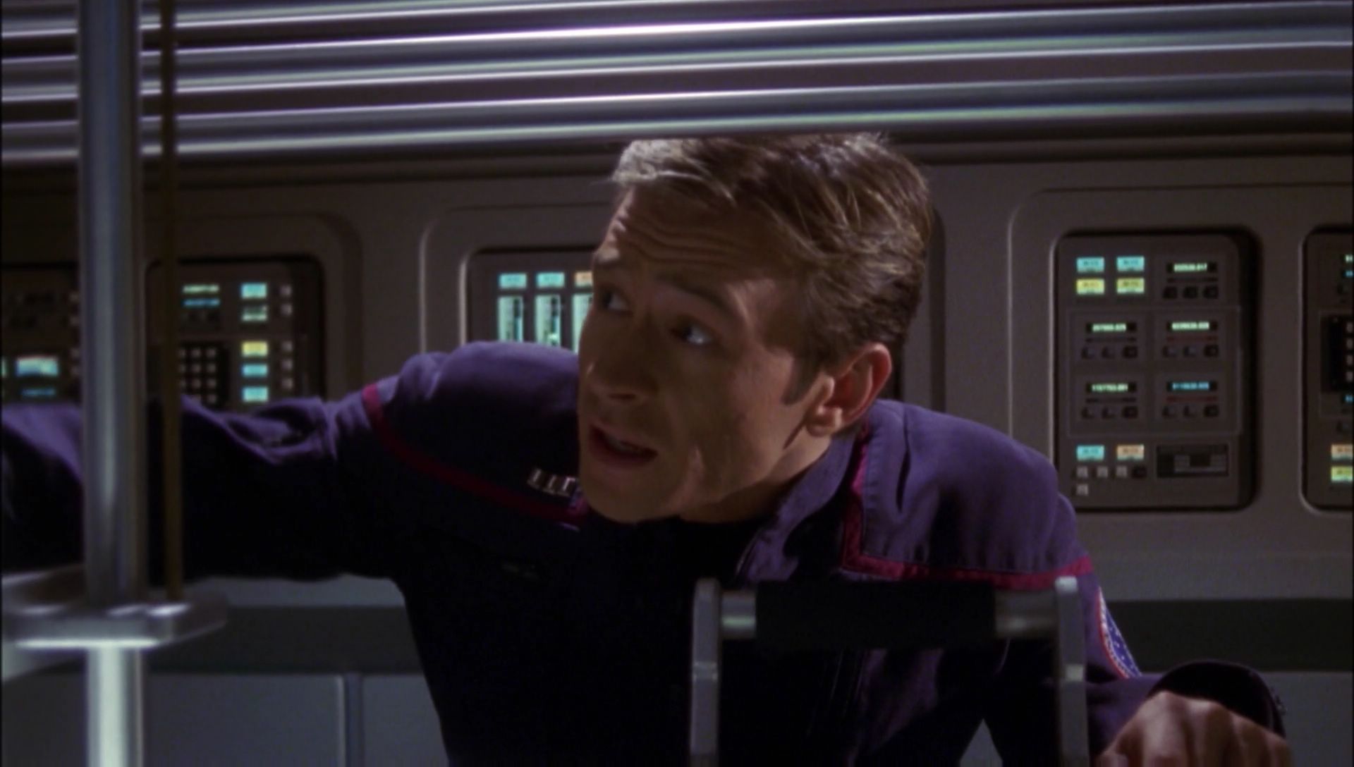 ariane179254_Enterprise_1x01-1x02_BrokenBow_5520.jpg