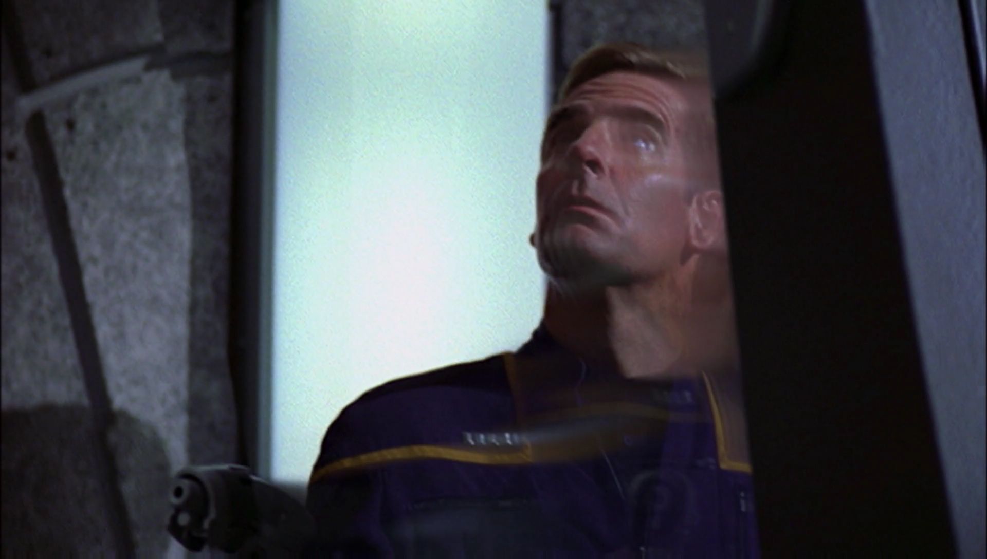 ariane179254_Enterprise_1x01-1x02_BrokenBow_5526.jpg