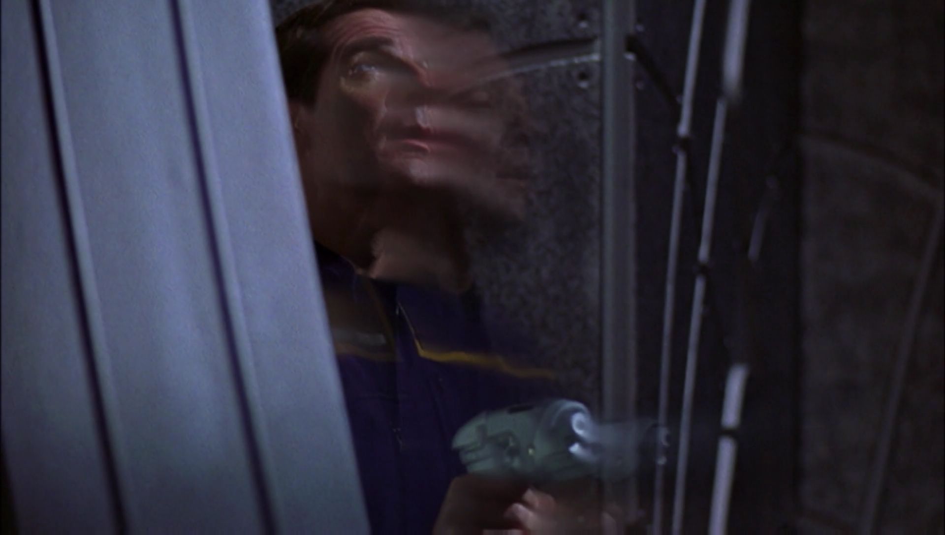 ariane179254_Enterprise_1x01-1x02_BrokenBow_5529.jpg