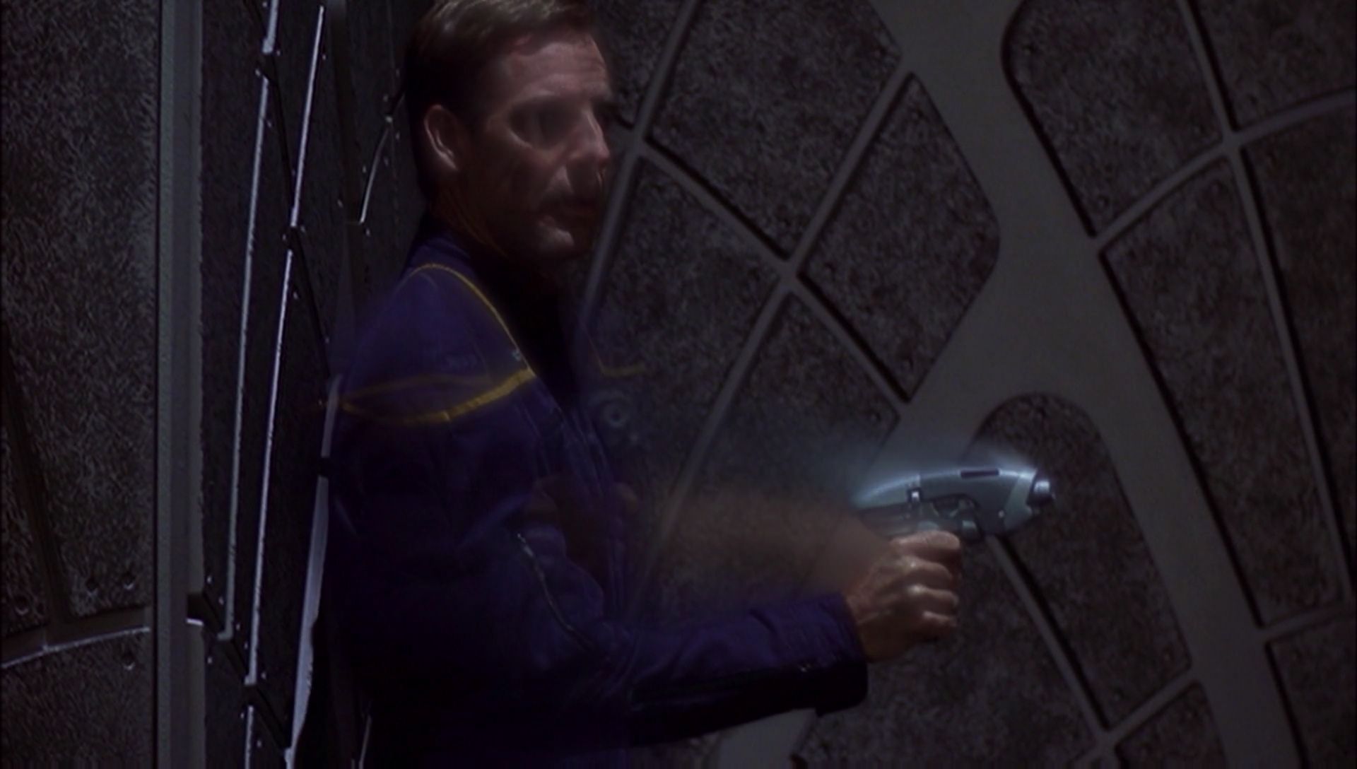 ariane179254_Enterprise_1x01-1x02_BrokenBow_5540.jpg