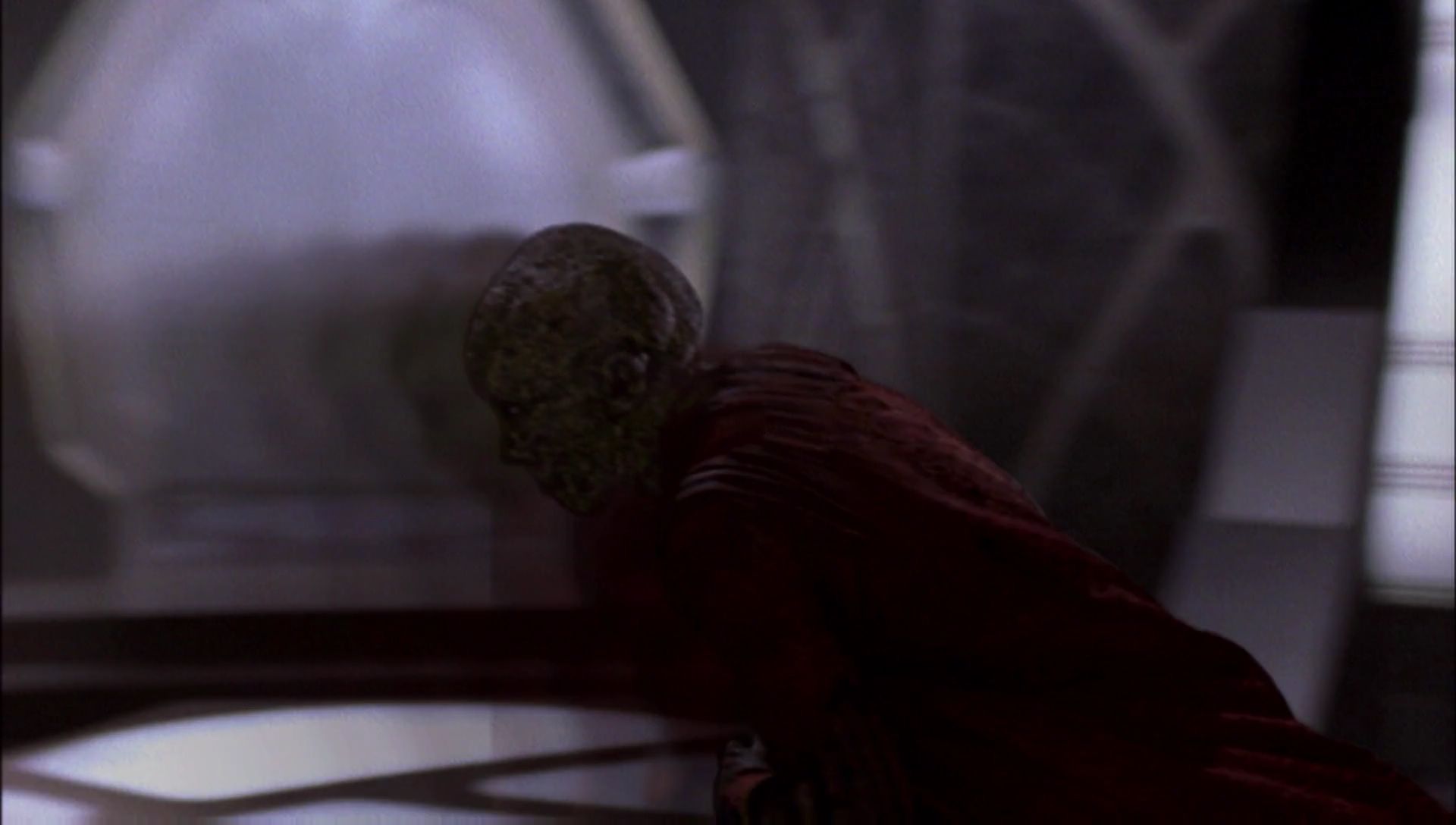 ariane179254_Enterprise_1x01-1x02_BrokenBow_5566.jpg