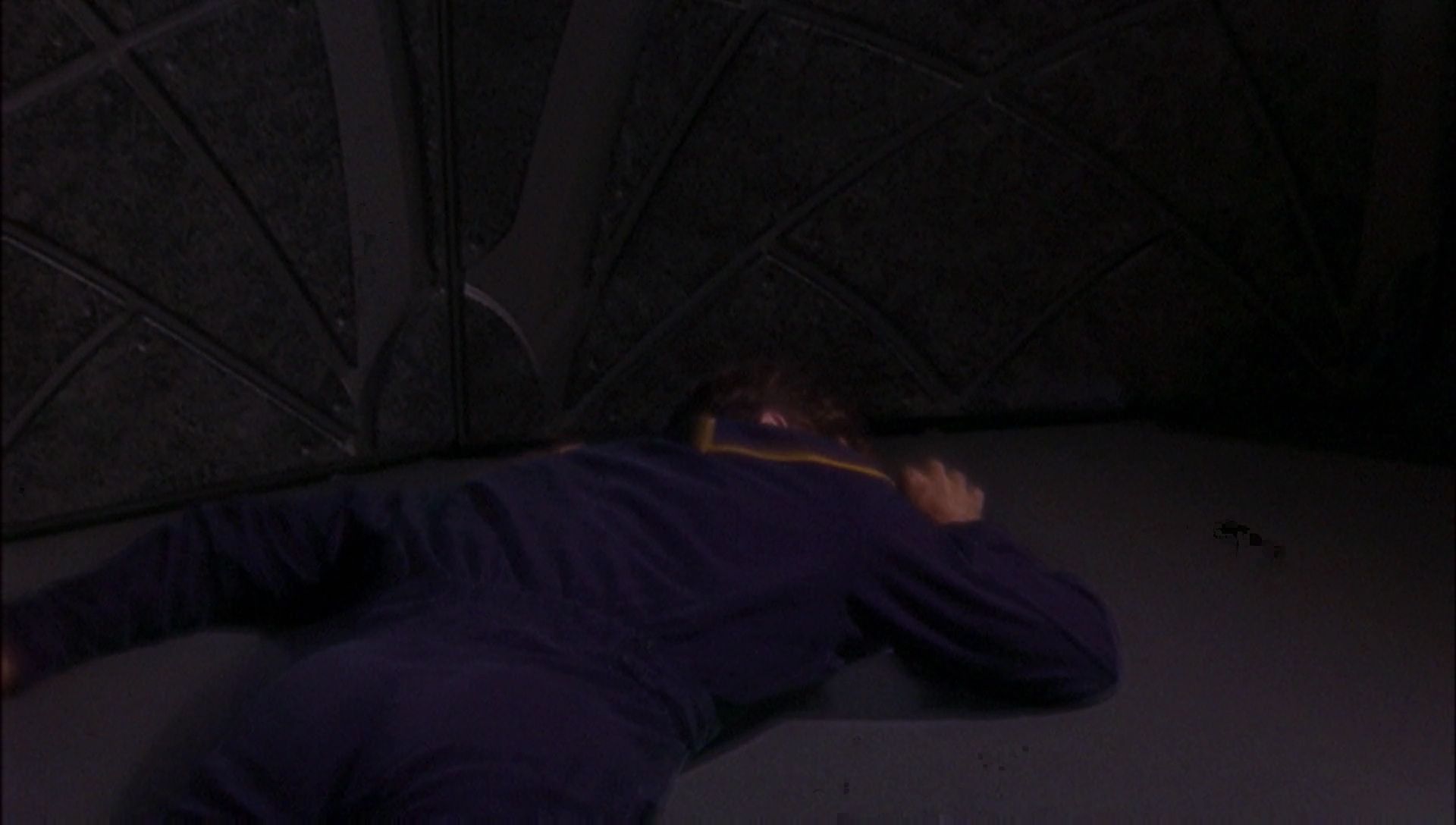 ariane179254_Enterprise_1x01-1x02_BrokenBow_5569.jpg