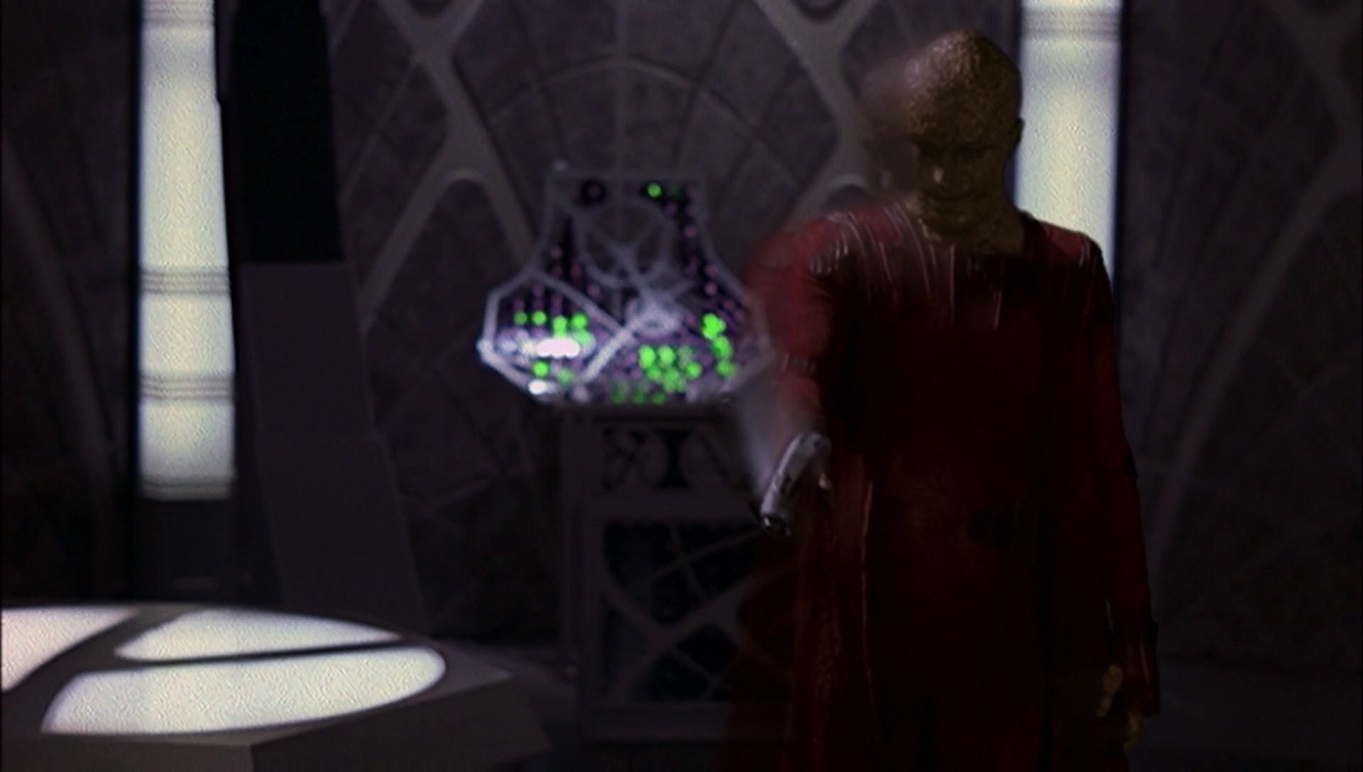 ariane179254_Enterprise_1x01-1x02_BrokenBow_5572.jpg