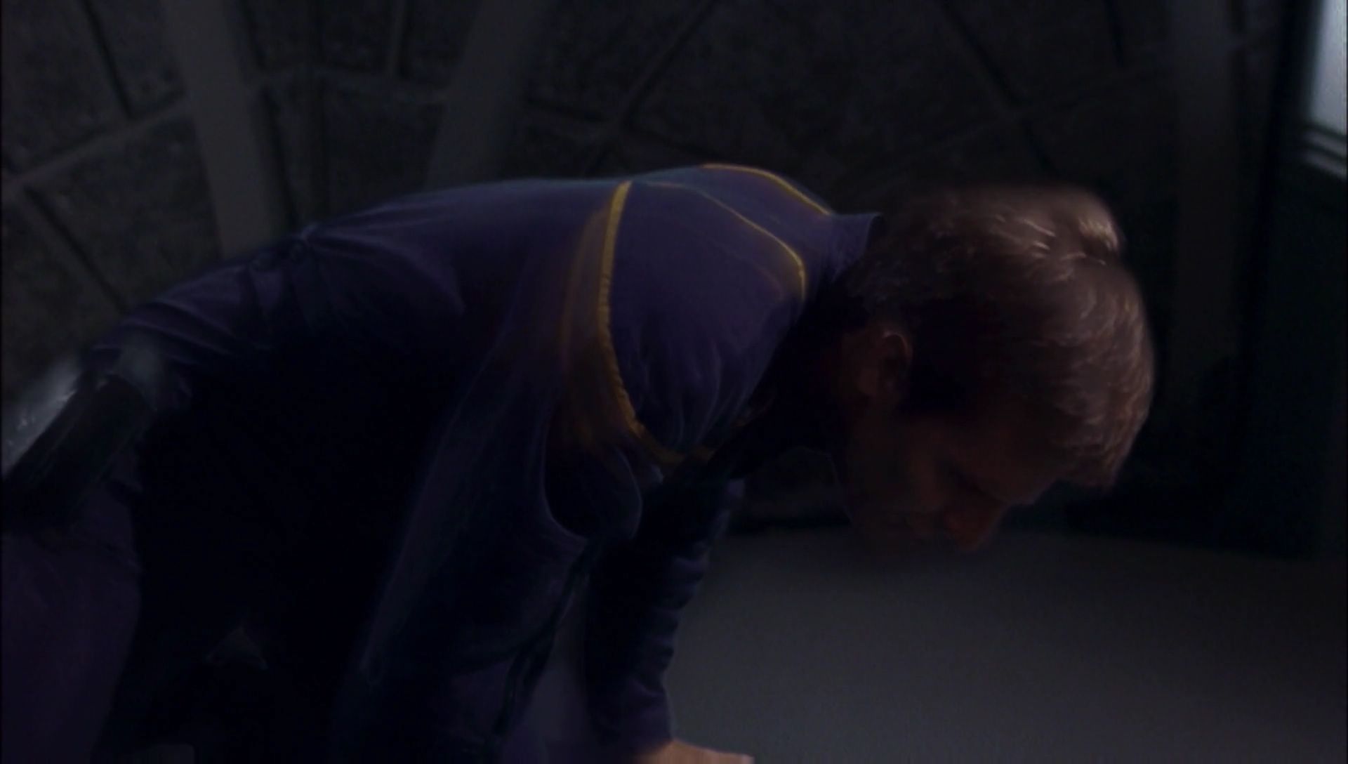 ariane179254_Enterprise_1x01-1x02_BrokenBow_5574.jpg