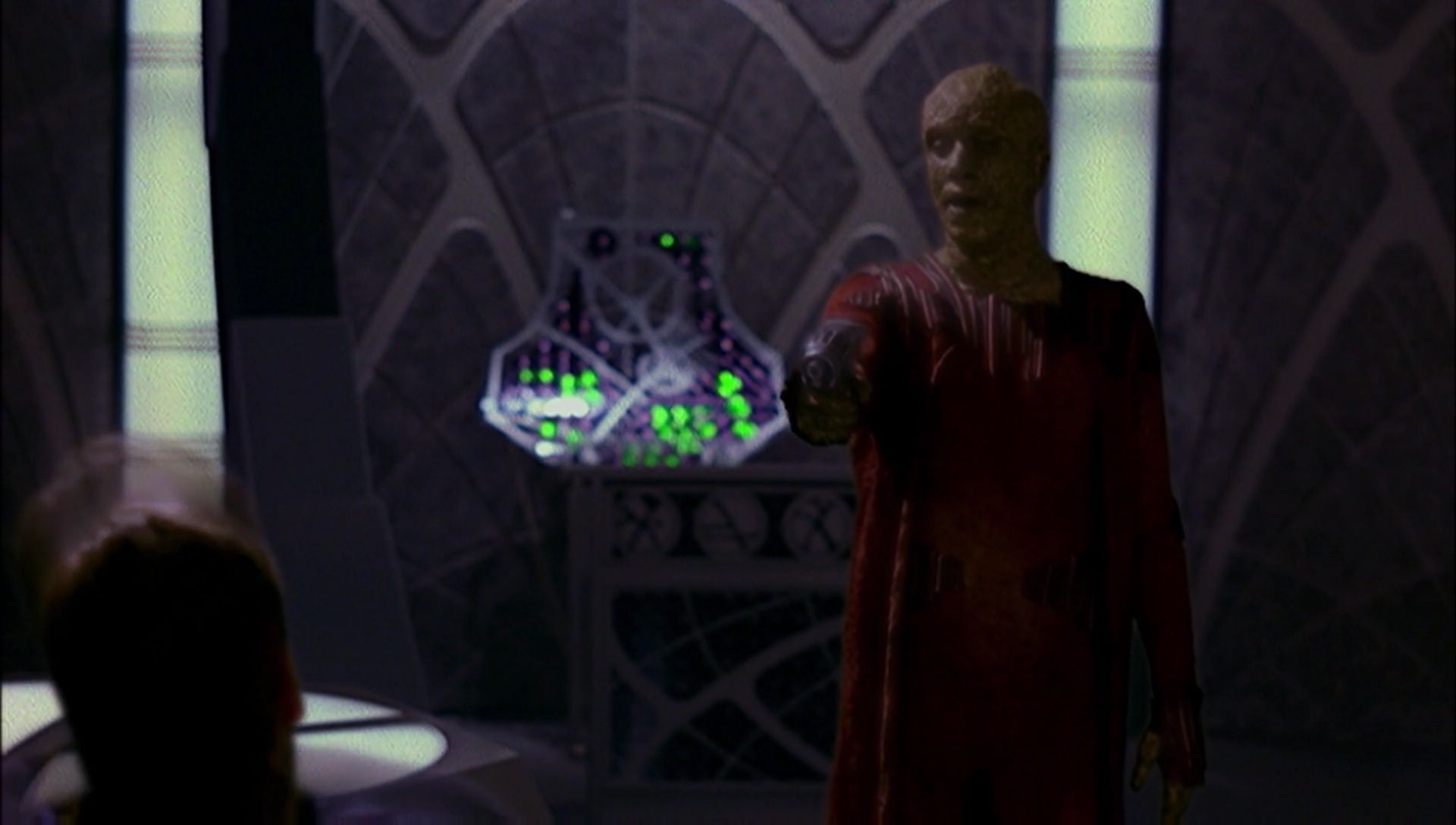 ariane179254_Enterprise_1x01-1x02_BrokenBow_5577.jpg