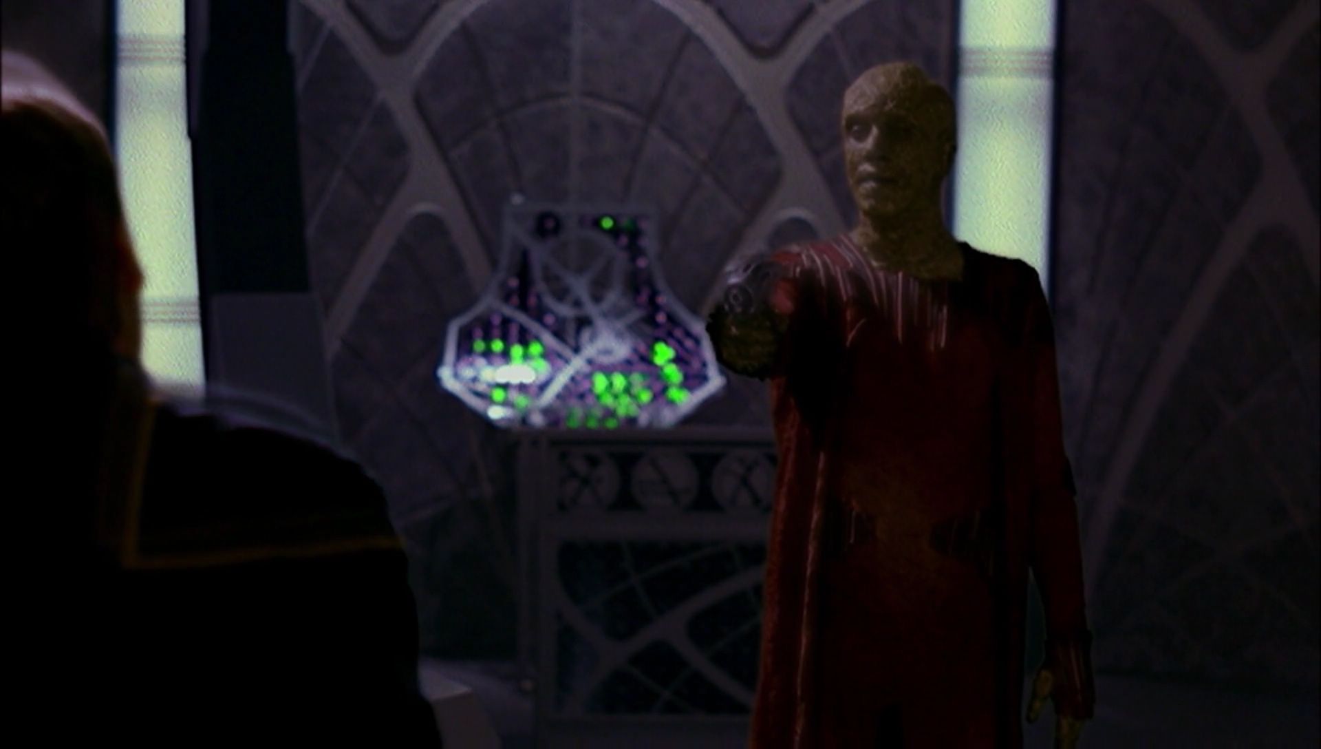 ariane179254_Enterprise_1x01-1x02_BrokenBow_5579.jpg