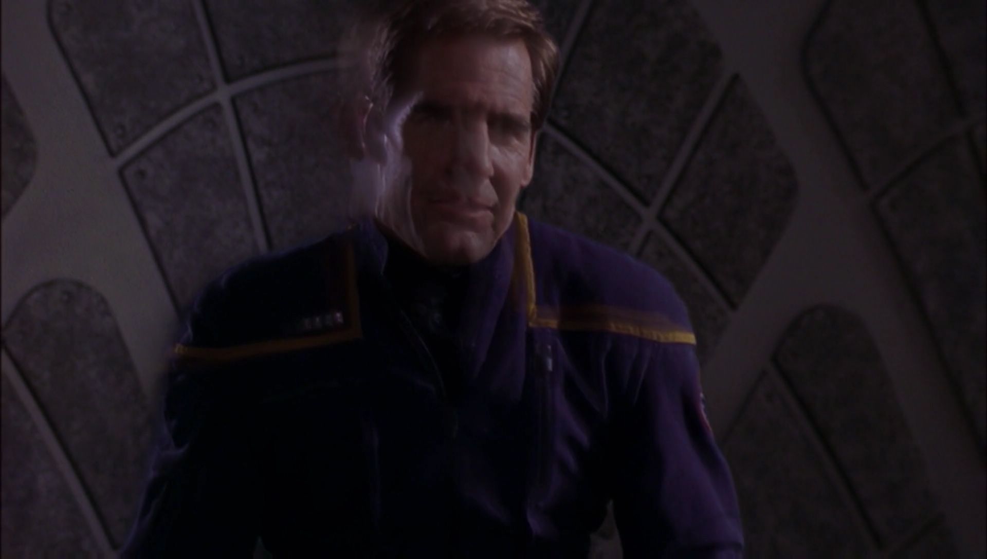 ariane179254_Enterprise_1x01-1x02_BrokenBow_5580.jpg