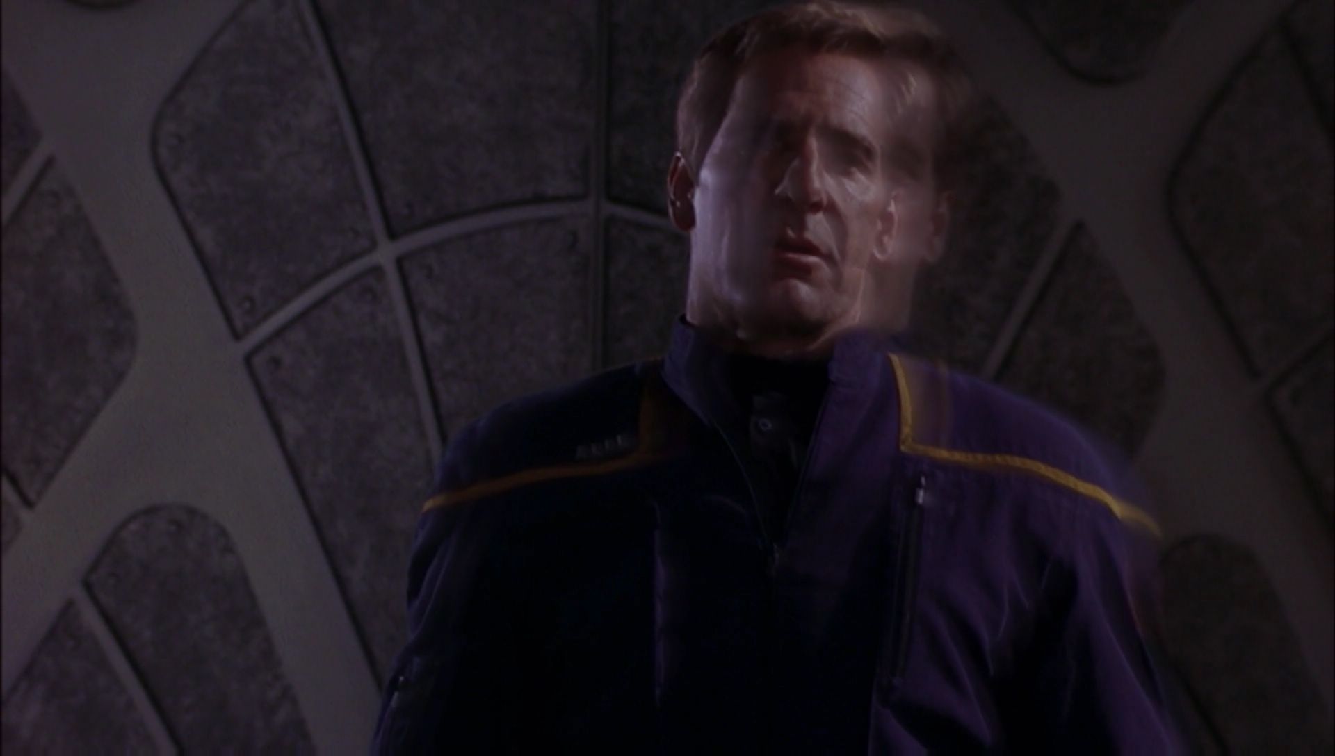 ariane179254_Enterprise_1x01-1x02_BrokenBow_5582.jpg