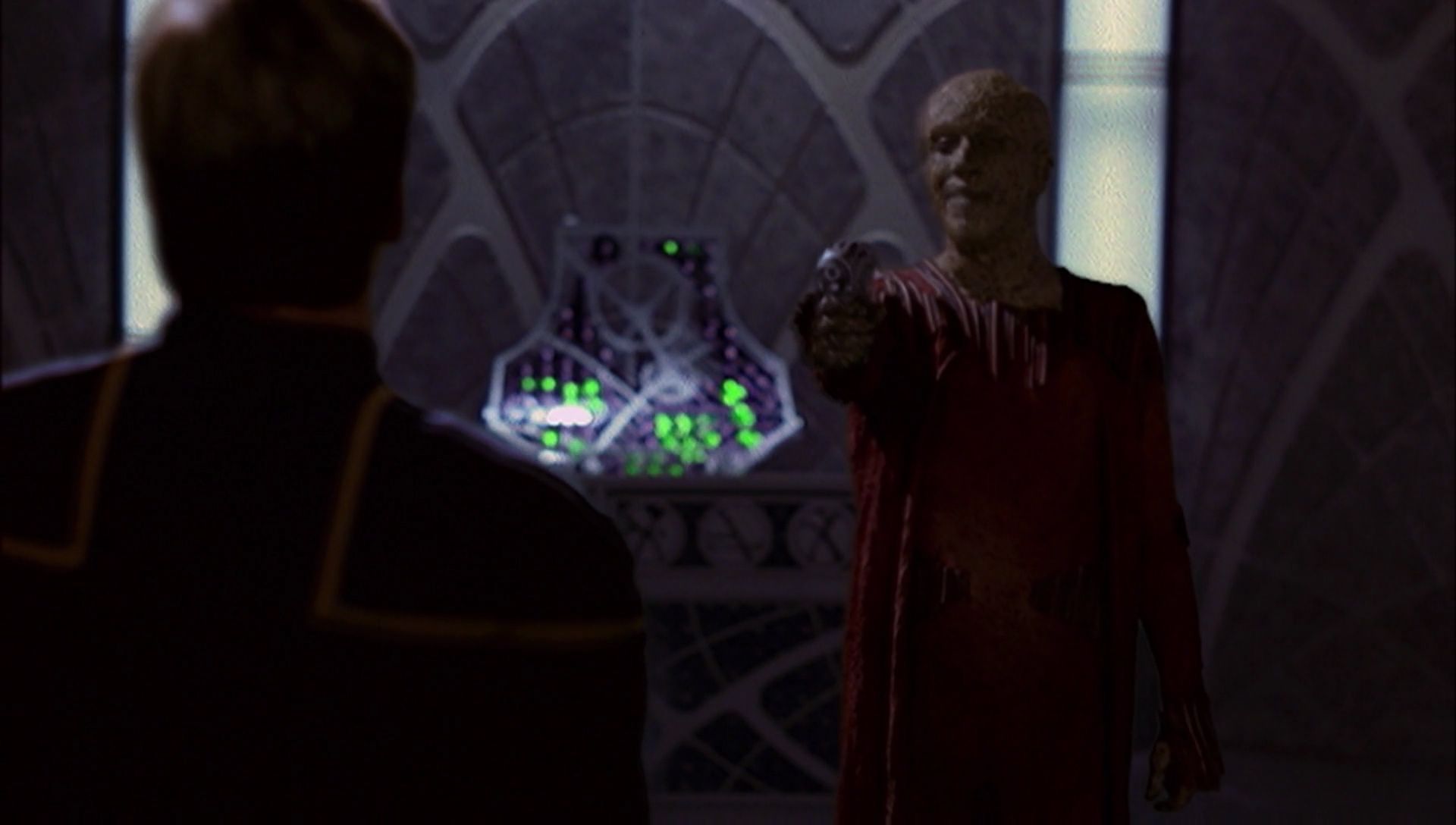ariane179254_Enterprise_1x01-1x02_BrokenBow_5585.jpg
