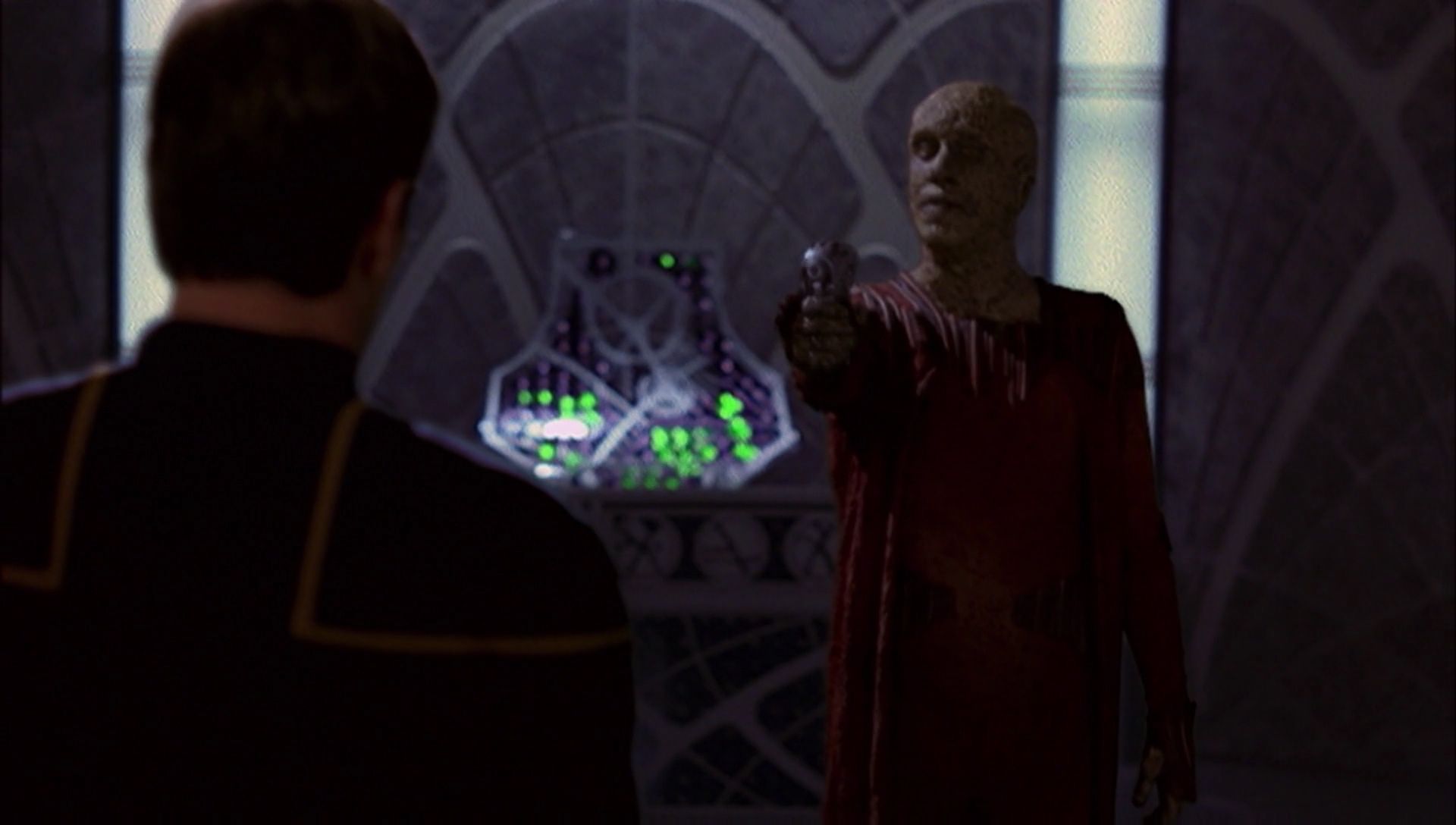 ariane179254_Enterprise_1x01-1x02_BrokenBow_5592.jpg