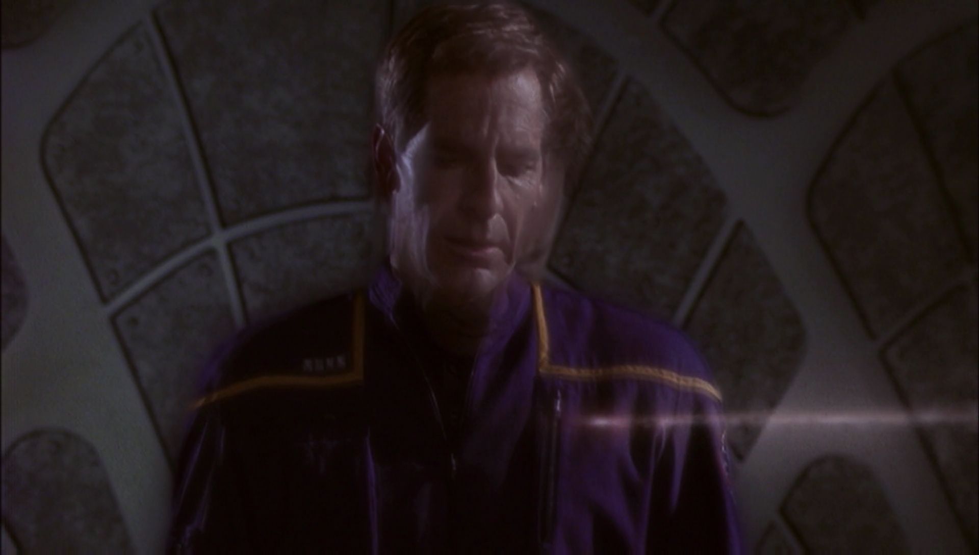 ariane179254_Enterprise_1x01-1x02_BrokenBow_5596.jpg