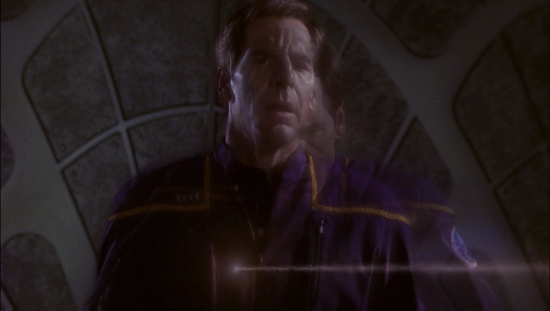 ariane179254_Enterprise_1x01-1x02_BrokenBow_5601.jpg