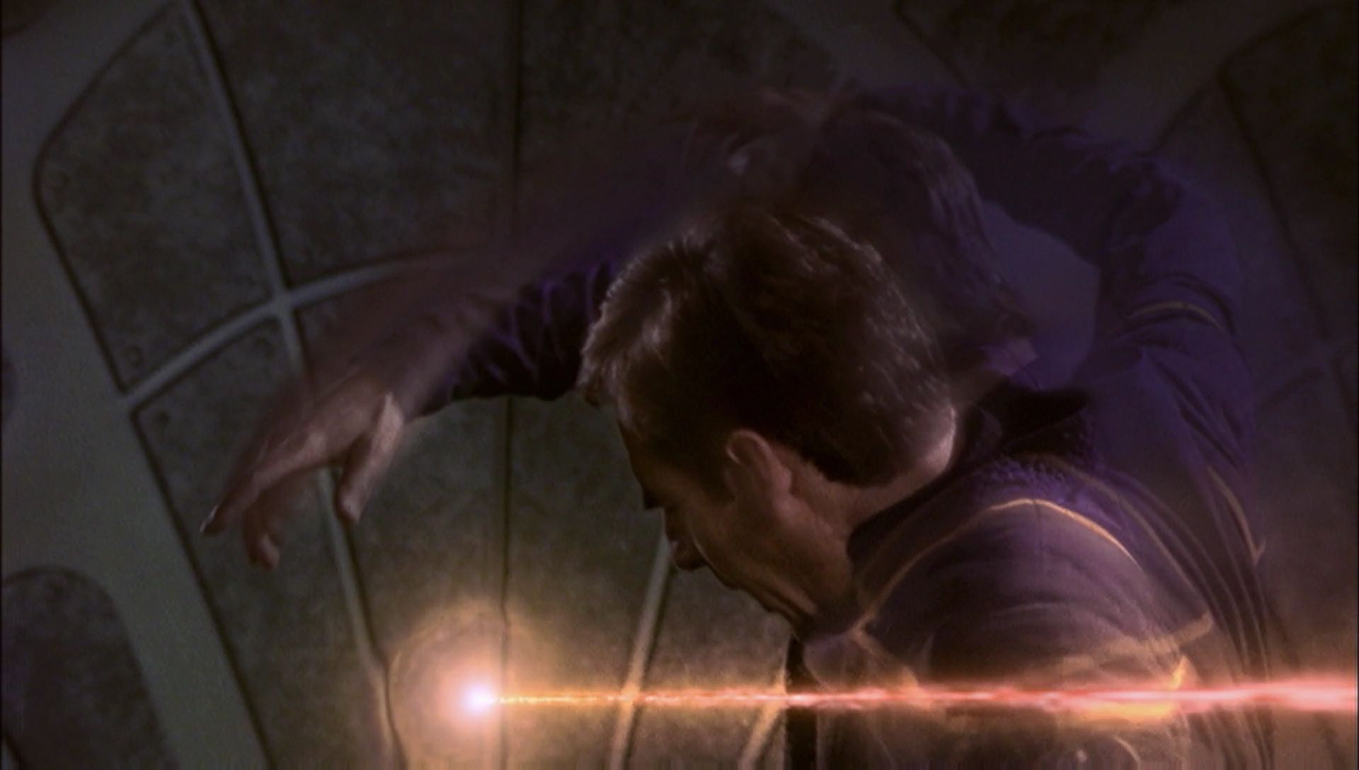 ariane179254_Enterprise_1x01-1x02_BrokenBow_5604.jpg