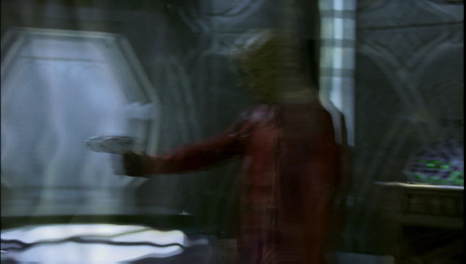 ariane179254_Enterprise_1x01-1x02_BrokenBow_5609.jpg